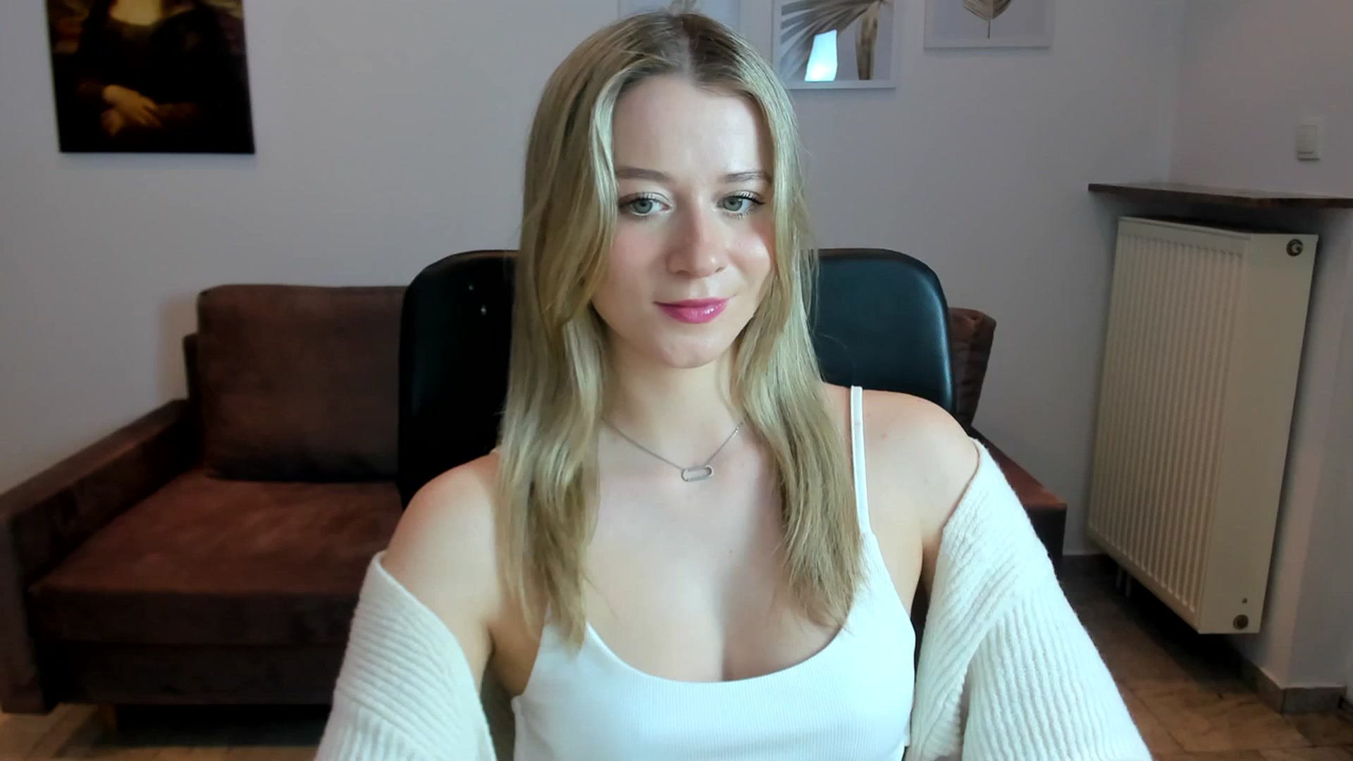 Gallery image thumbnail from PinkCorall's myfreecams stream on, 12/20/2023, 15:46 image 15 of 20