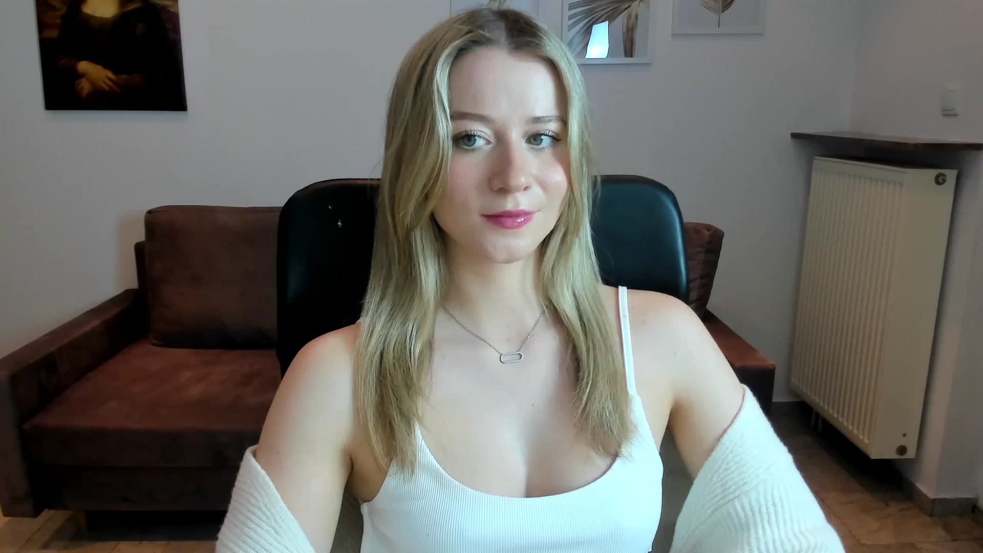 Gallery image thumbnail from PinkCorall's myfreecams stream on, 12/20/2023, 15:46 image 10 of 20
