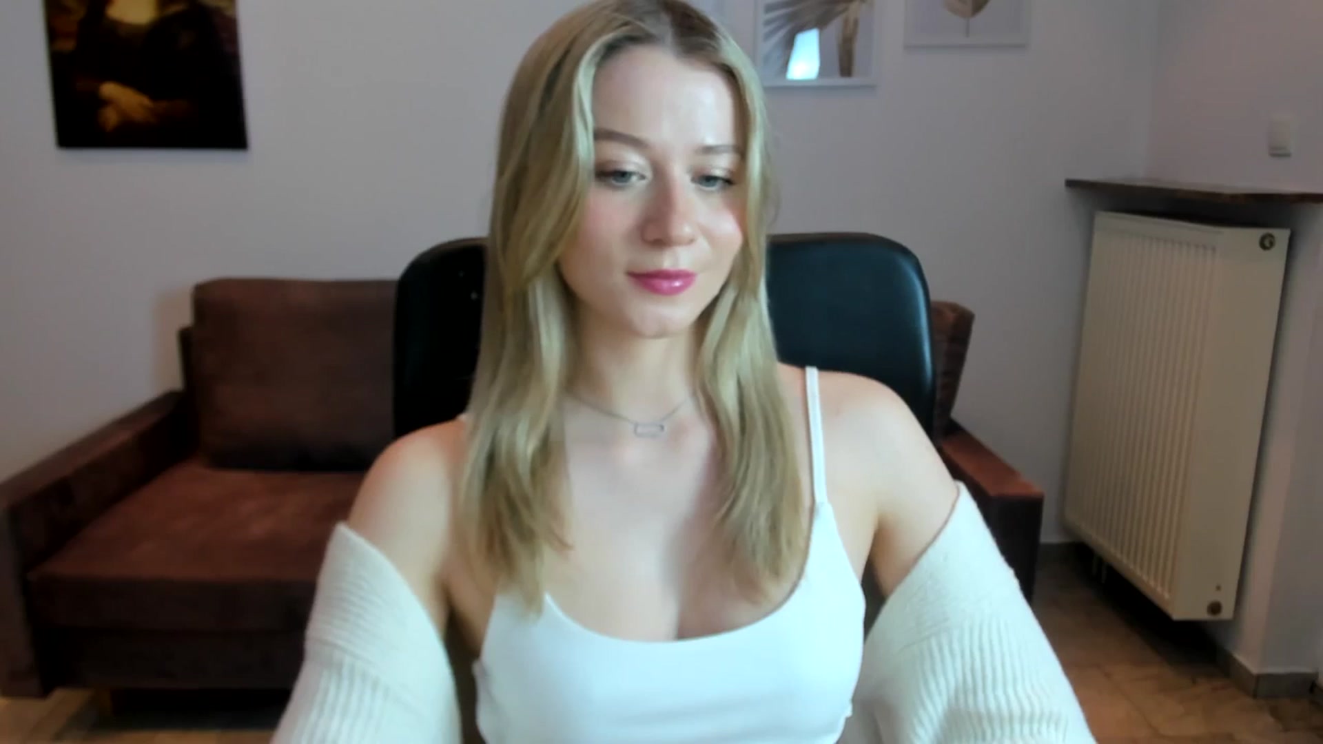 Gallery image thumbnail from PinkCorall's myfreecams stream on, 12/20/2023, 15:46 image 5 of 20