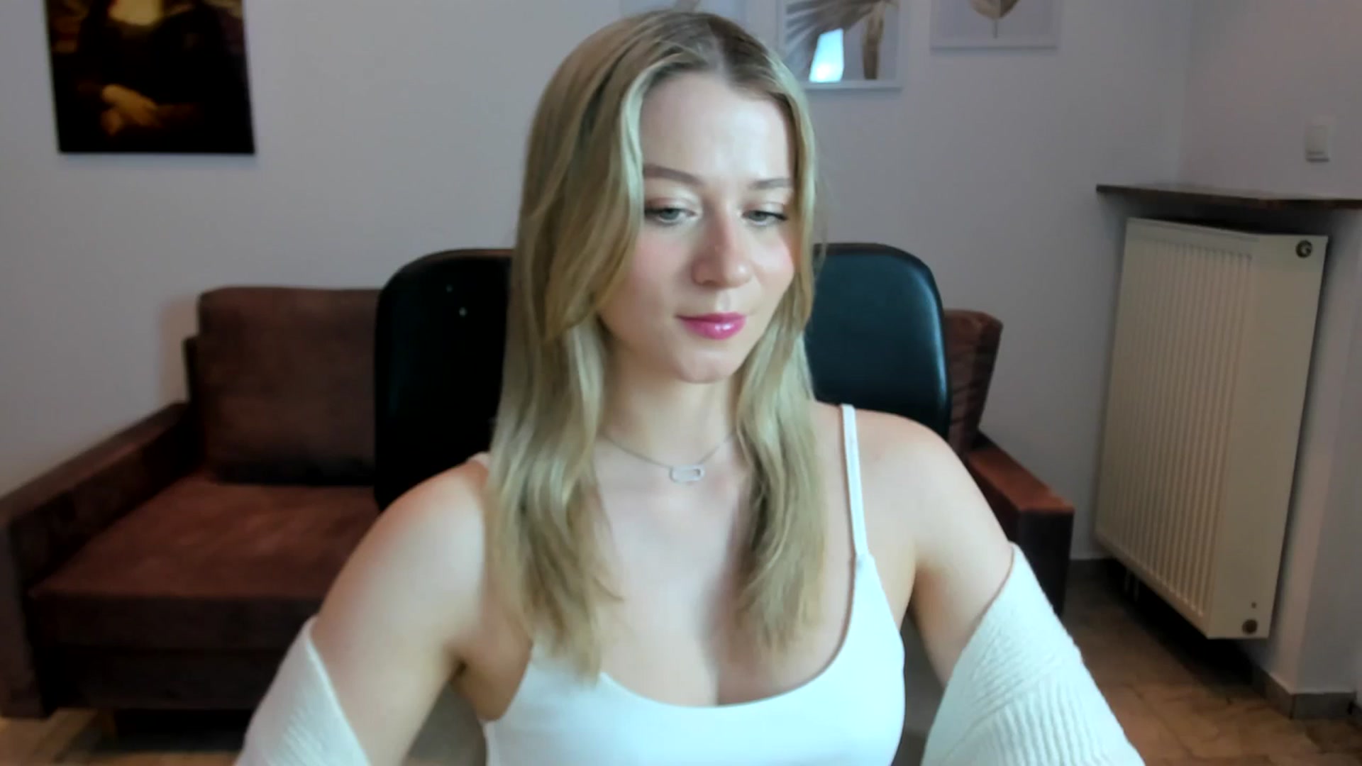 Gallery image thumbnail from PinkCorall's myfreecams stream on, 12/20/2023, 15:46 image 7 of 20