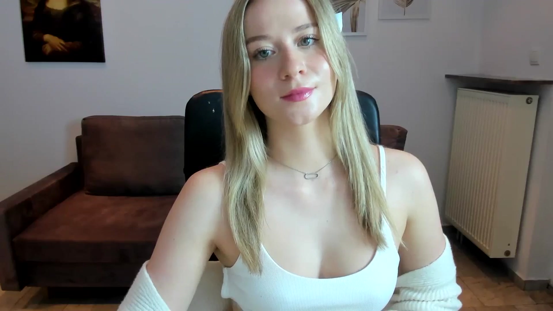 Gallery image thumbnail from PinkCorall's myfreecams stream on, 12/20/2023, 18:14 image 3 of 20