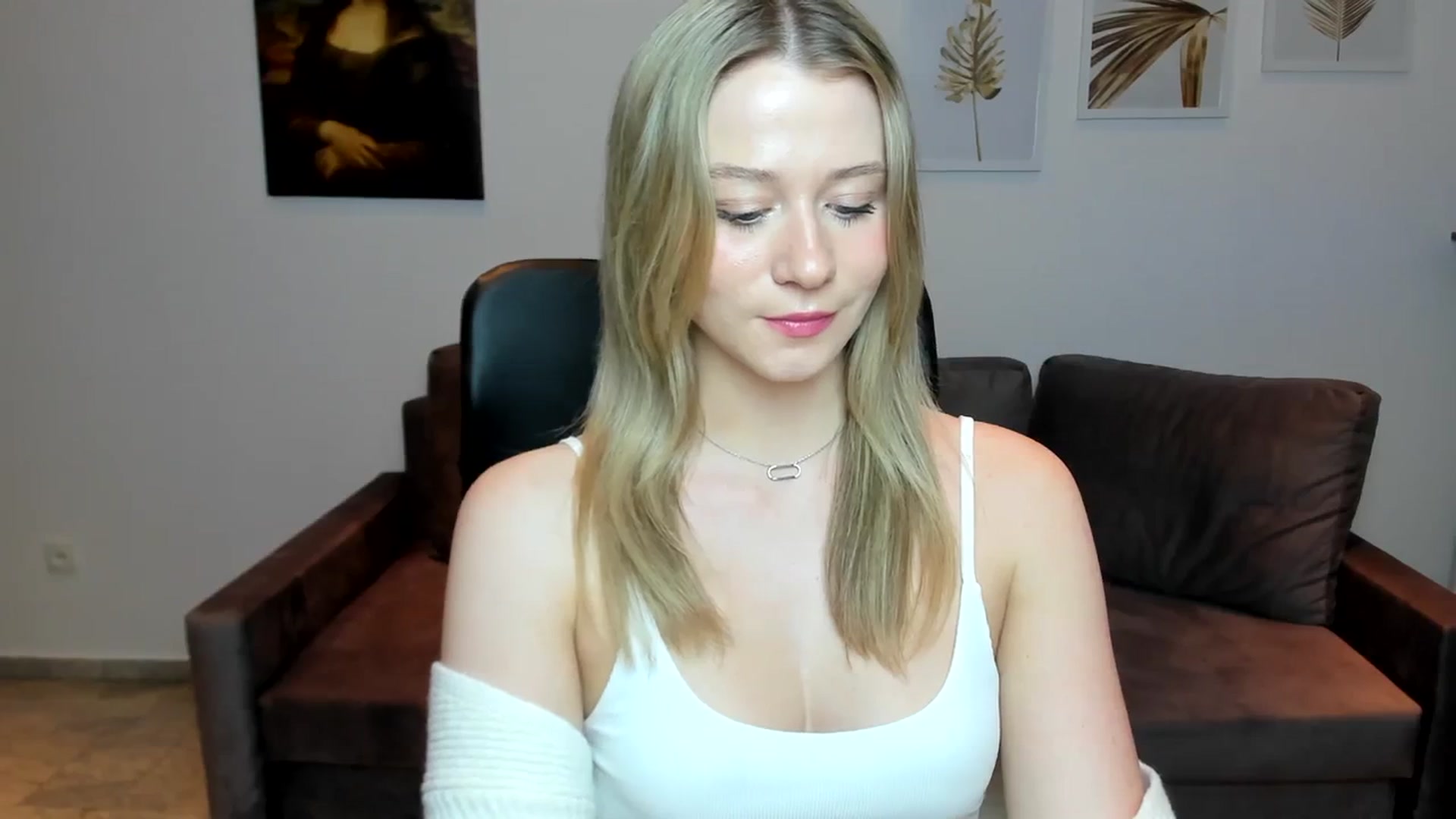 Gallery image thumbnail from PinkCorall's myfreecams stream on, 12/20/2023, 19:38 image 9 of 20