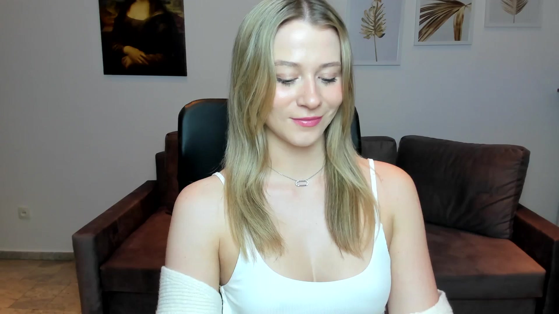 Gallery image thumbnail from PinkCorall's myfreecams stream on, 12/20/2023, 19:38 image 8 of 20