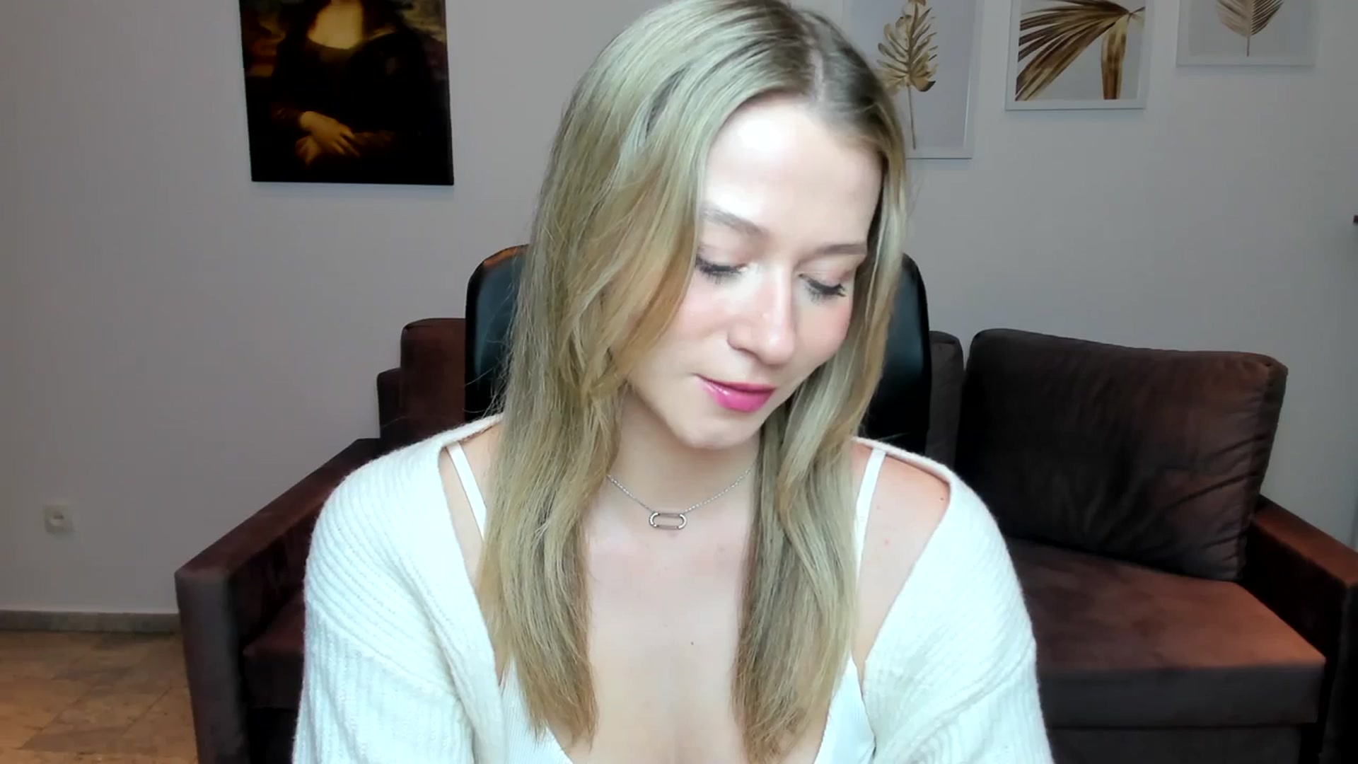Gallery image thumbnail from PinkCorall's myfreecams stream on, 12/20/2023, 19:38 image 16 of 20