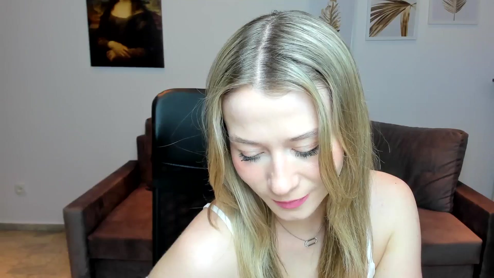 Gallery image thumbnail from PinkCorall's myfreecams stream on, 12/20/2023, 19:38 image 12 of 20