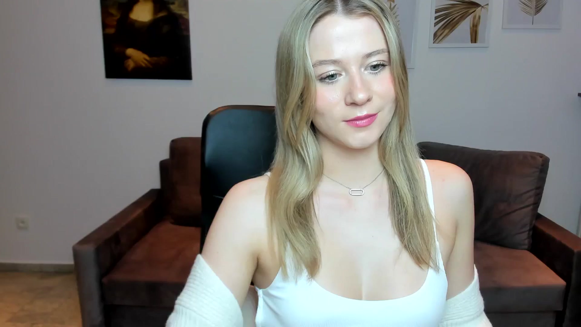 Gallery image thumbnail from PinkCorall's myfreecams stream on, 12/20/2023, 19:38 image 2 of 20