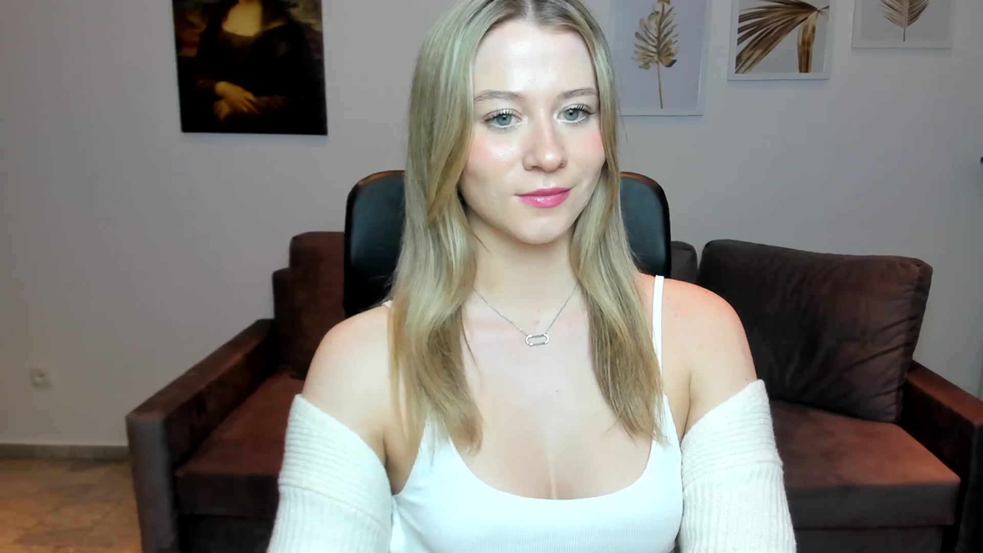 Gallery image thumbnail from PinkCorall's myfreecams stream on, 12/20/2023, 19:38 image 4 of 20