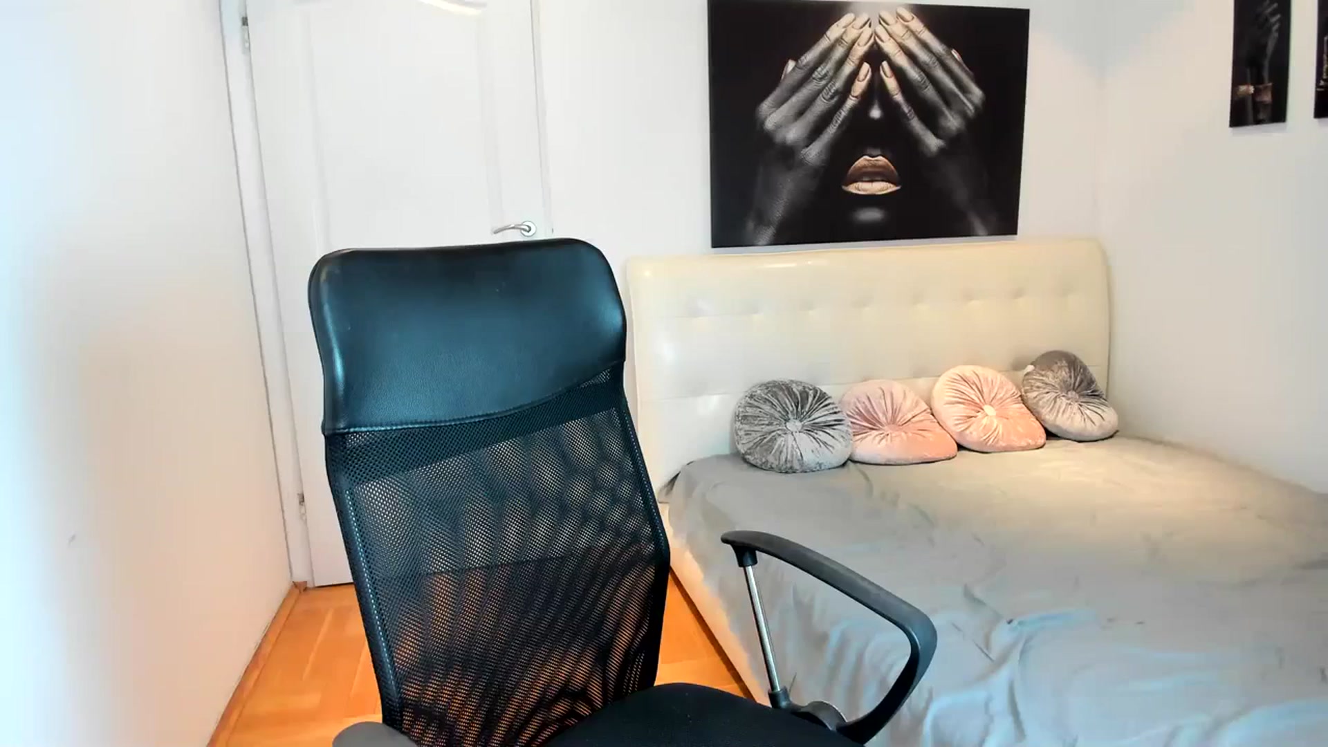 Gallery image thumbnail from PinkCorall's myfreecams stream on, 12/28/2023, 15:42 image 13 of 20