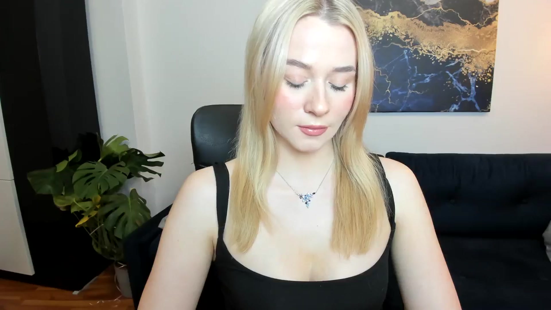 Gallery image thumbnail from PinkCorall's myfreecams stream on, 03/27/2024, 15:45 image 12 of 20