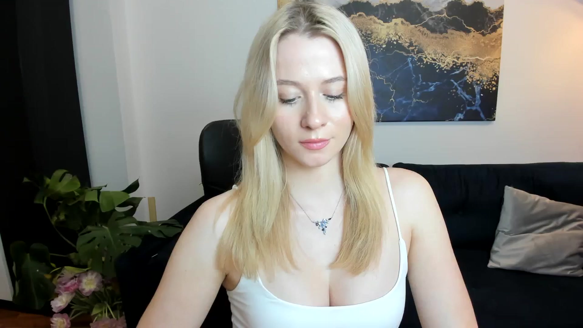 Gallery image thumbnail from PinkCorall's myfreecams stream on, 04/10/2024, 19:32 image 7 of 20