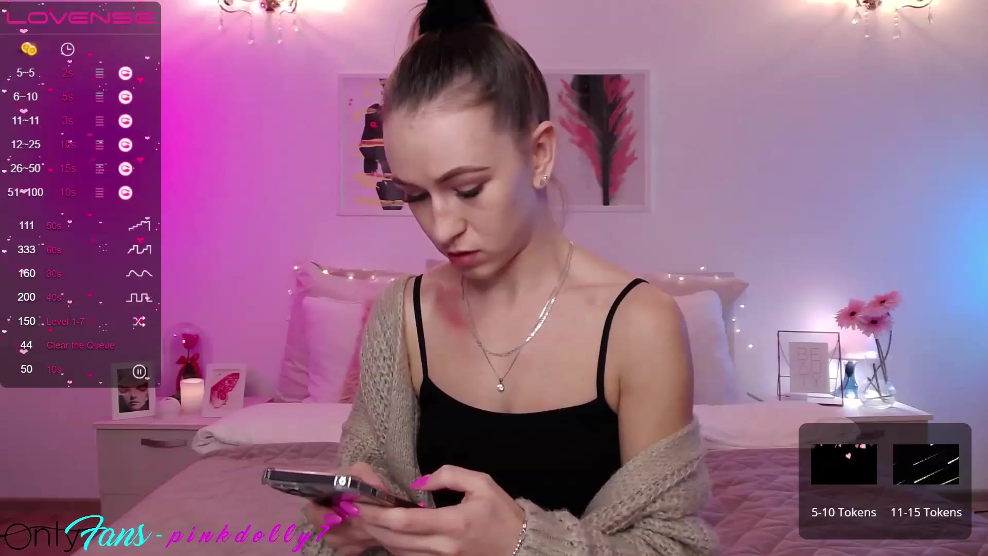 Gallery image thumbnail from PinkDolly_'s myfreecams stream on, 12/03/2022, 15:16 image 15 of 20
