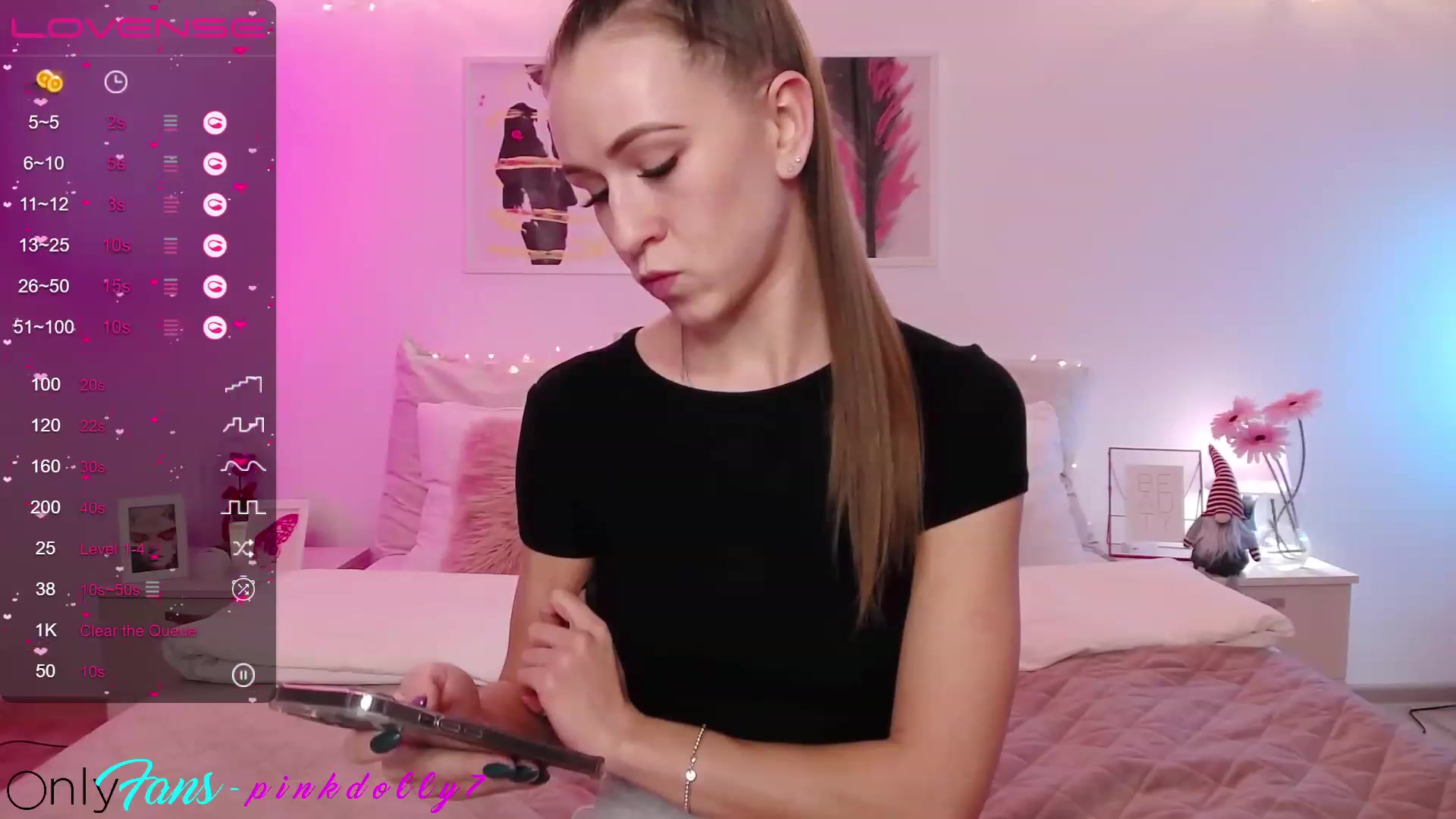 Gallery image thumbnail from PinkDolly_'s myfreecams stream on, 12/15/2022, 02:31 image 8 of 20