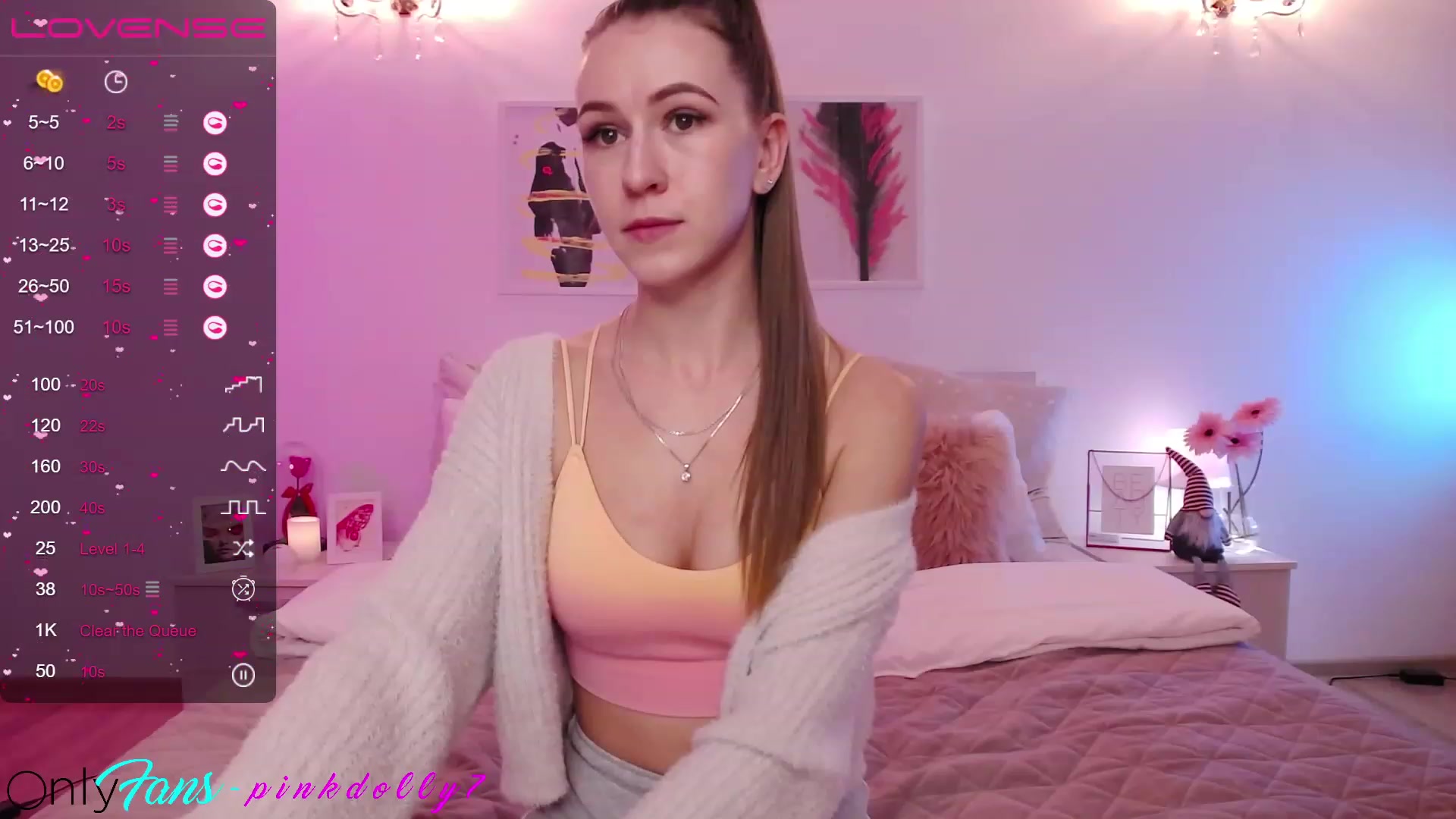 Gallery image thumbnail from PinkDolly_'s myfreecams stream on, 12/21/2022, 01:29 image 6 of 20