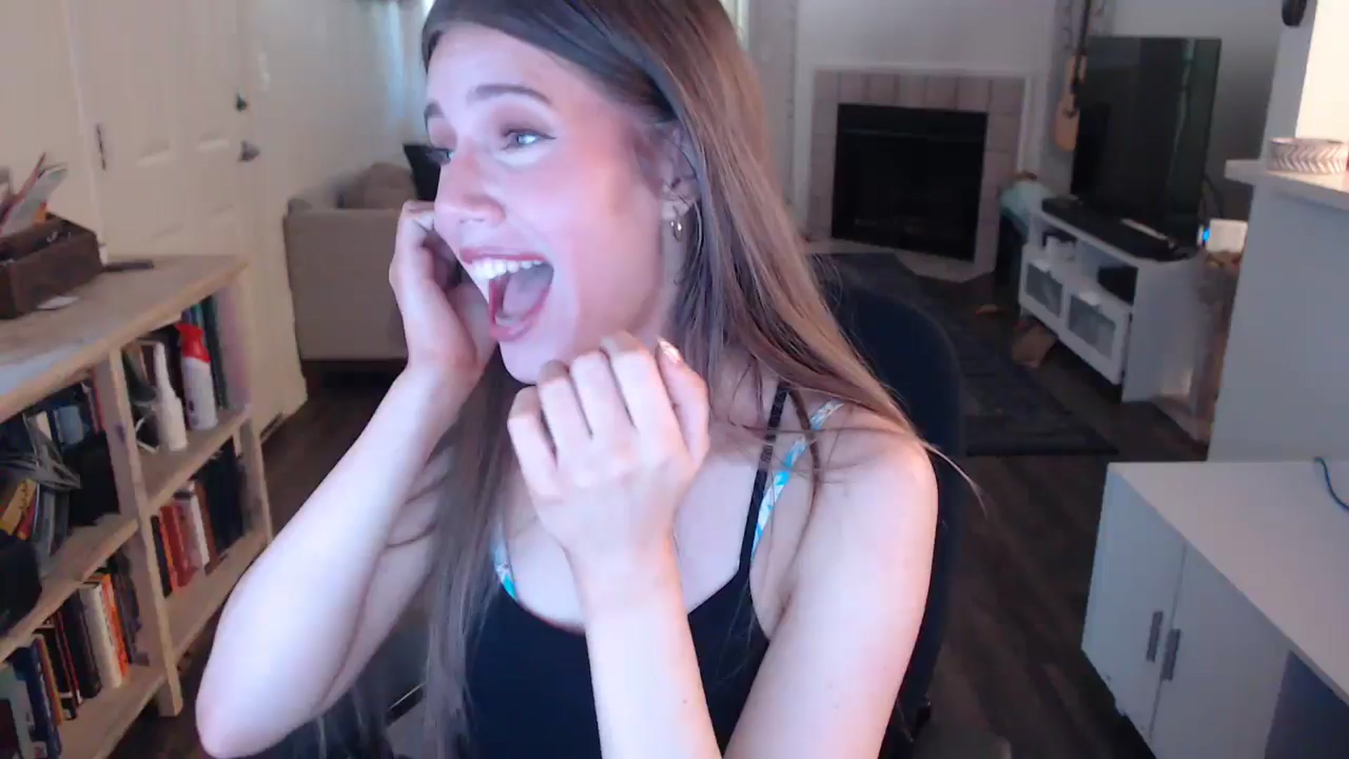 Gallery image thumbnail from PinkDrink420's myfreecams stream on, 07/04/2024, 02:26 image 1 of 20