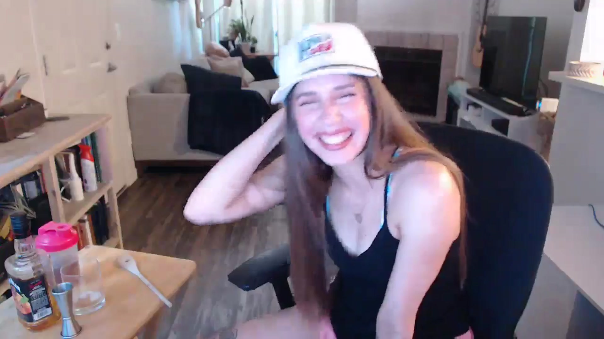 Gallery image thumbnail from PinkDrink420's myfreecams stream on, 07/04/2024, 02:26 image 13 of 20