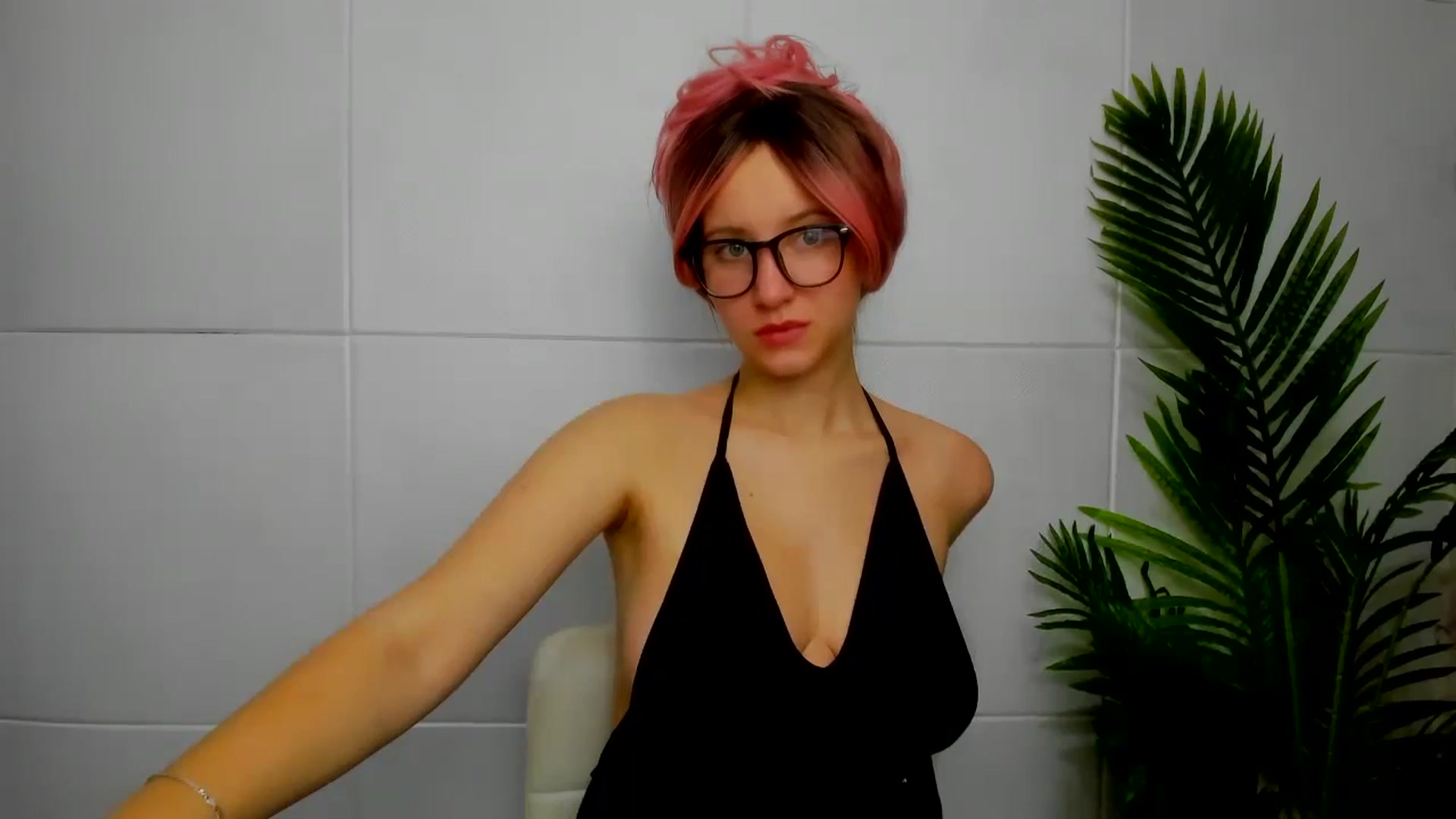 Gallery image thumbnail from PinkGirll's myfreecams stream on, 01/05/2025, 14:20 image 3 of 20