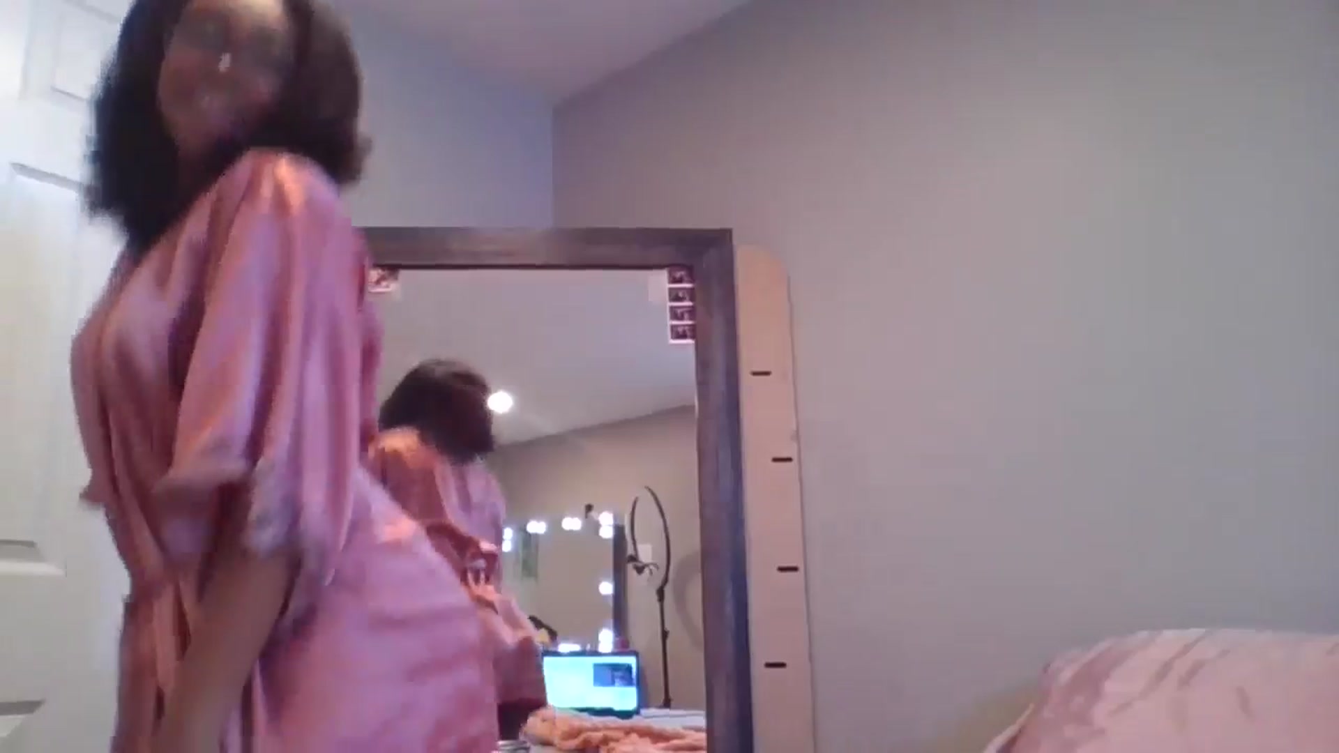 Gallery image thumbnail from PinkPandaT's myfreecams stream on, 02/20/2025, 17:44 image 14 of 20