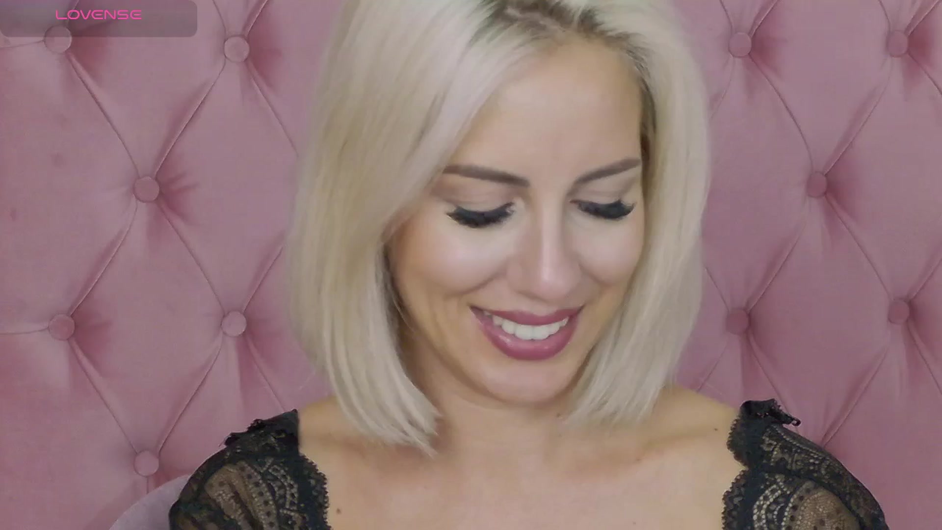 Gallery image thumbnail from PinkSexxe's myfreecams stream on, 10/16/2025, 16:42 image 4 of 20