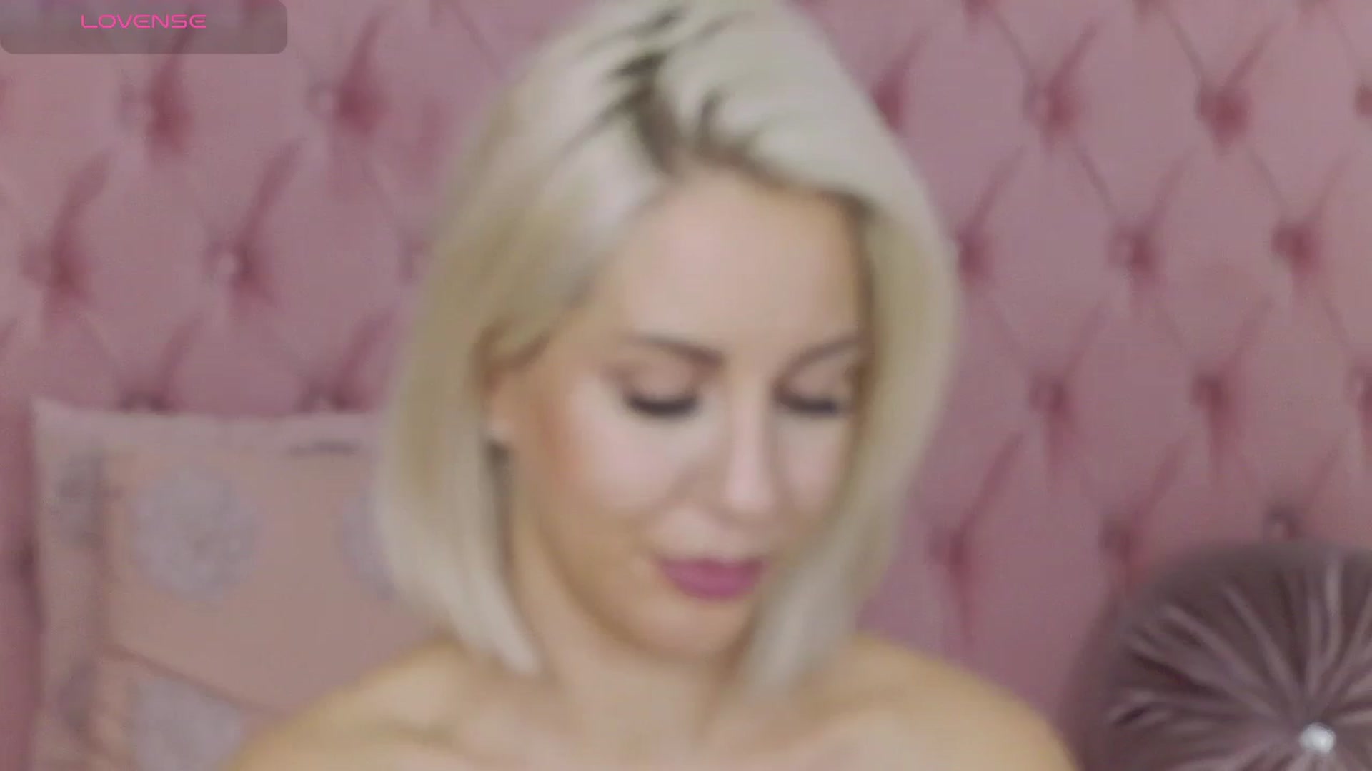 Gallery image thumbnail from PinkSexxe's myfreecams stream on, 10/19/2025, 14:42 image 12 of 20