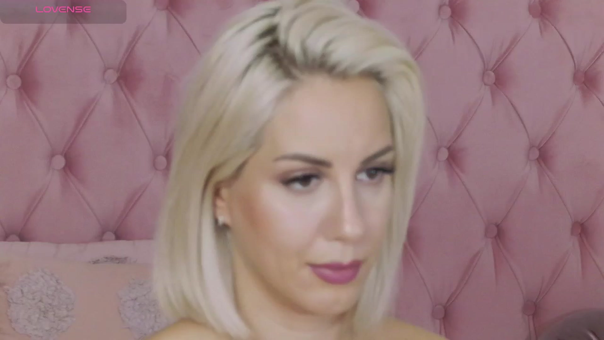 Gallery image thumbnail from PinkSexxe's myfreecams stream on, 10/19/2025, 14:42 image 9 of 20
