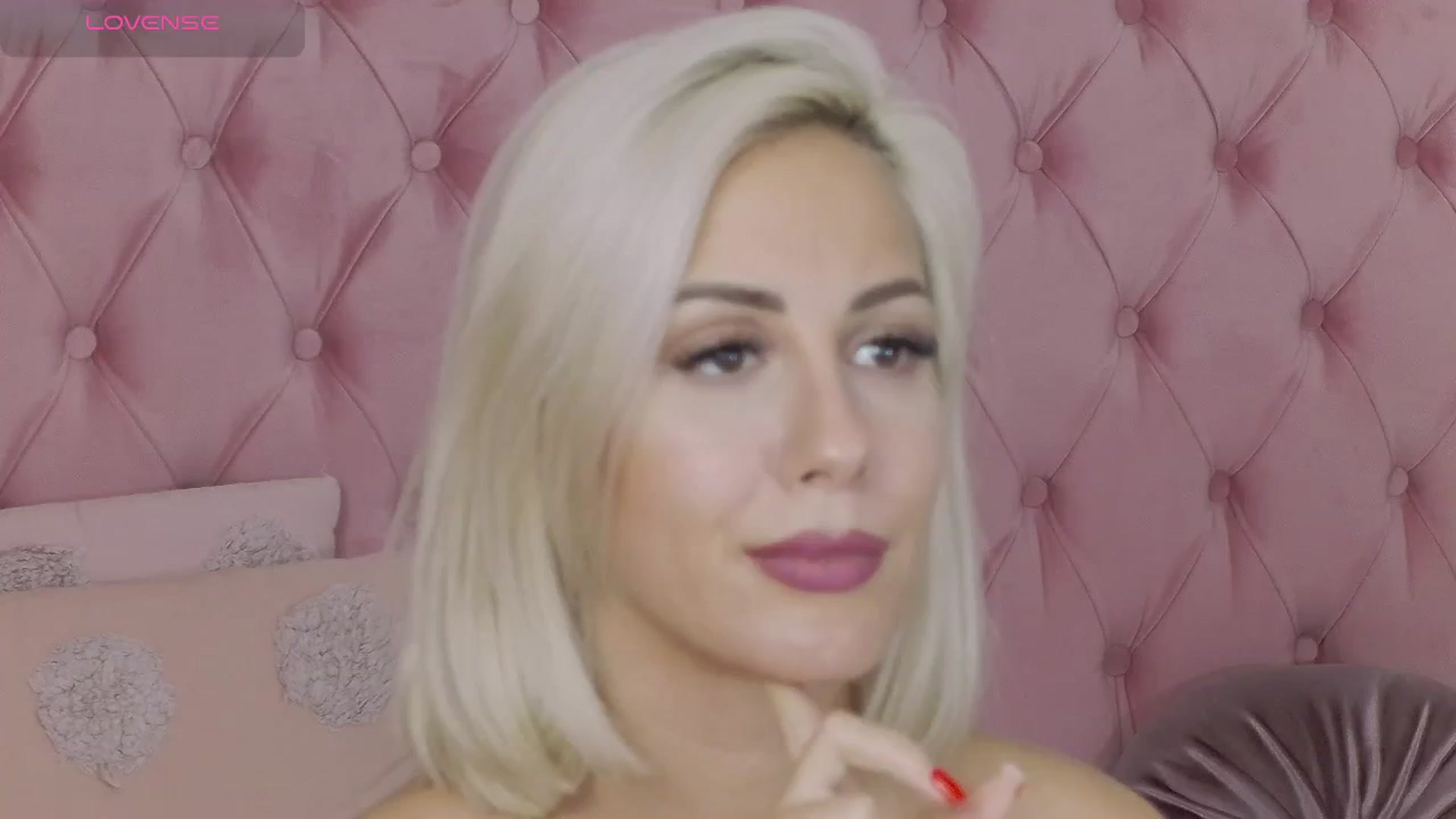 Gallery image thumbnail from PinkSexxe's myfreecams stream on, 10/19/2025, 15:43 image 18 of 20