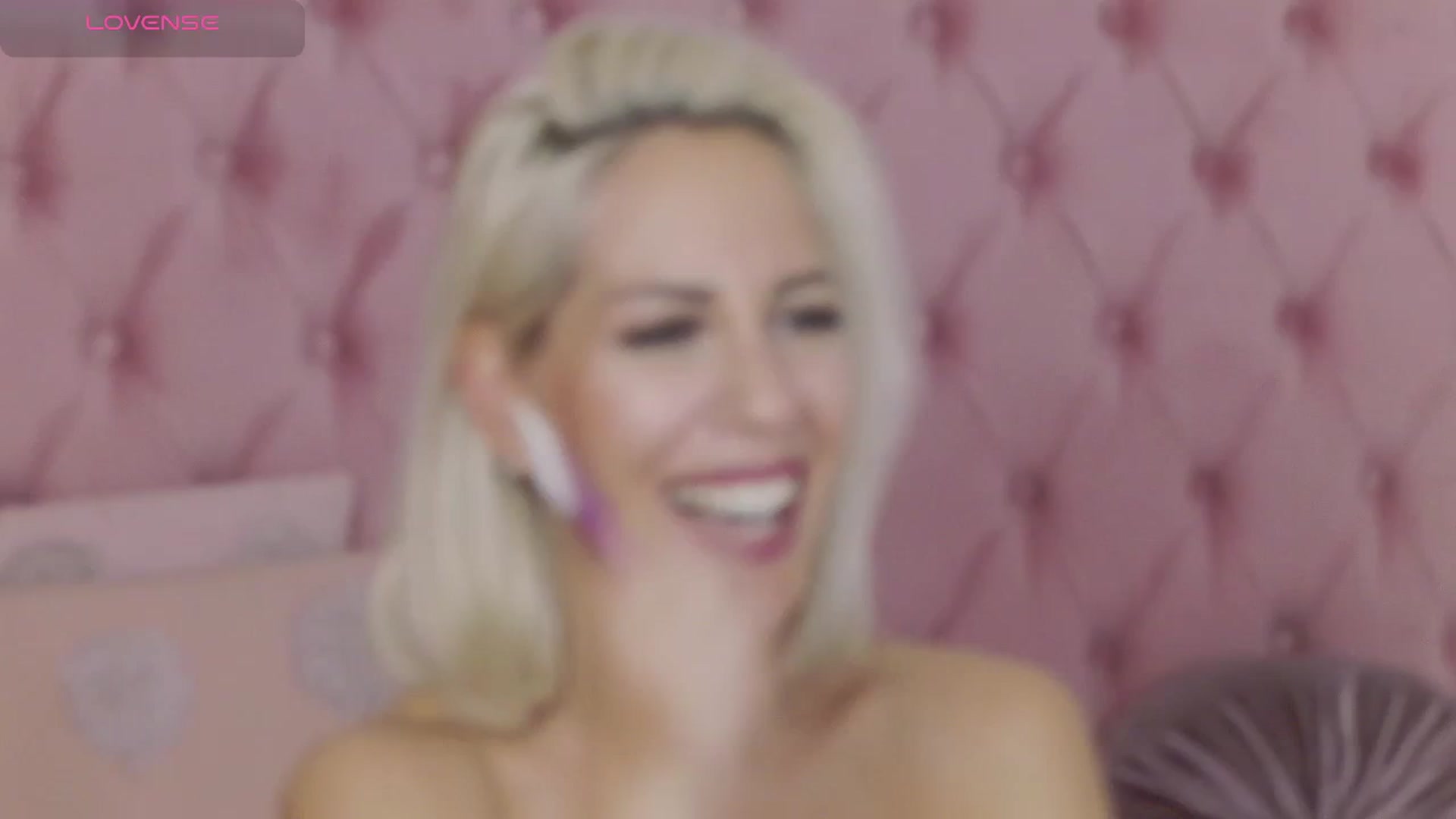 Gallery image thumbnail from PinkSexxe's myfreecams stream on, 10/19/2025, 15:43 image 7 of 20