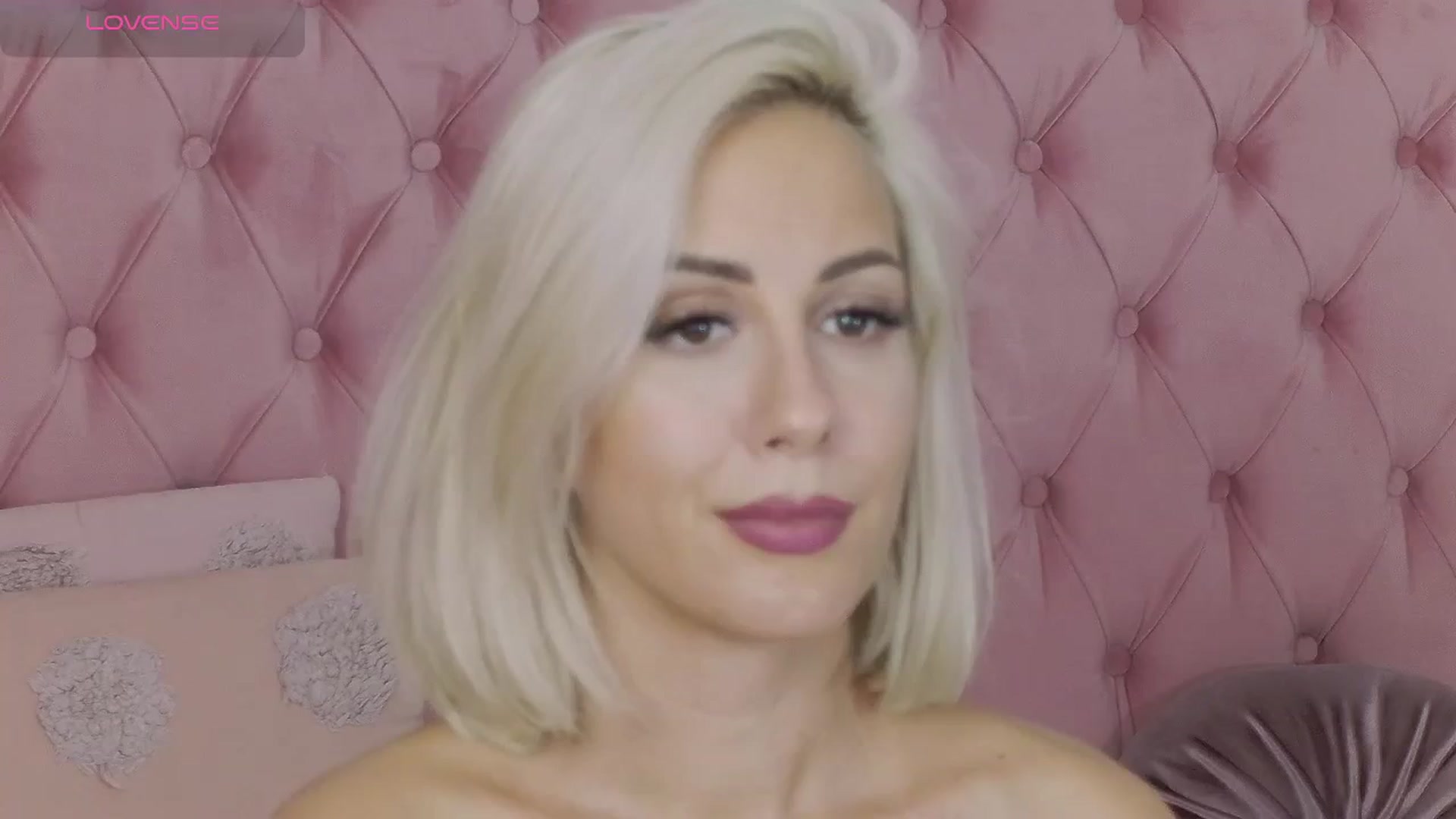 Gallery image thumbnail from PinkSexxe's myfreecams stream on, 10/19/2025, 15:43 image 11 of 20