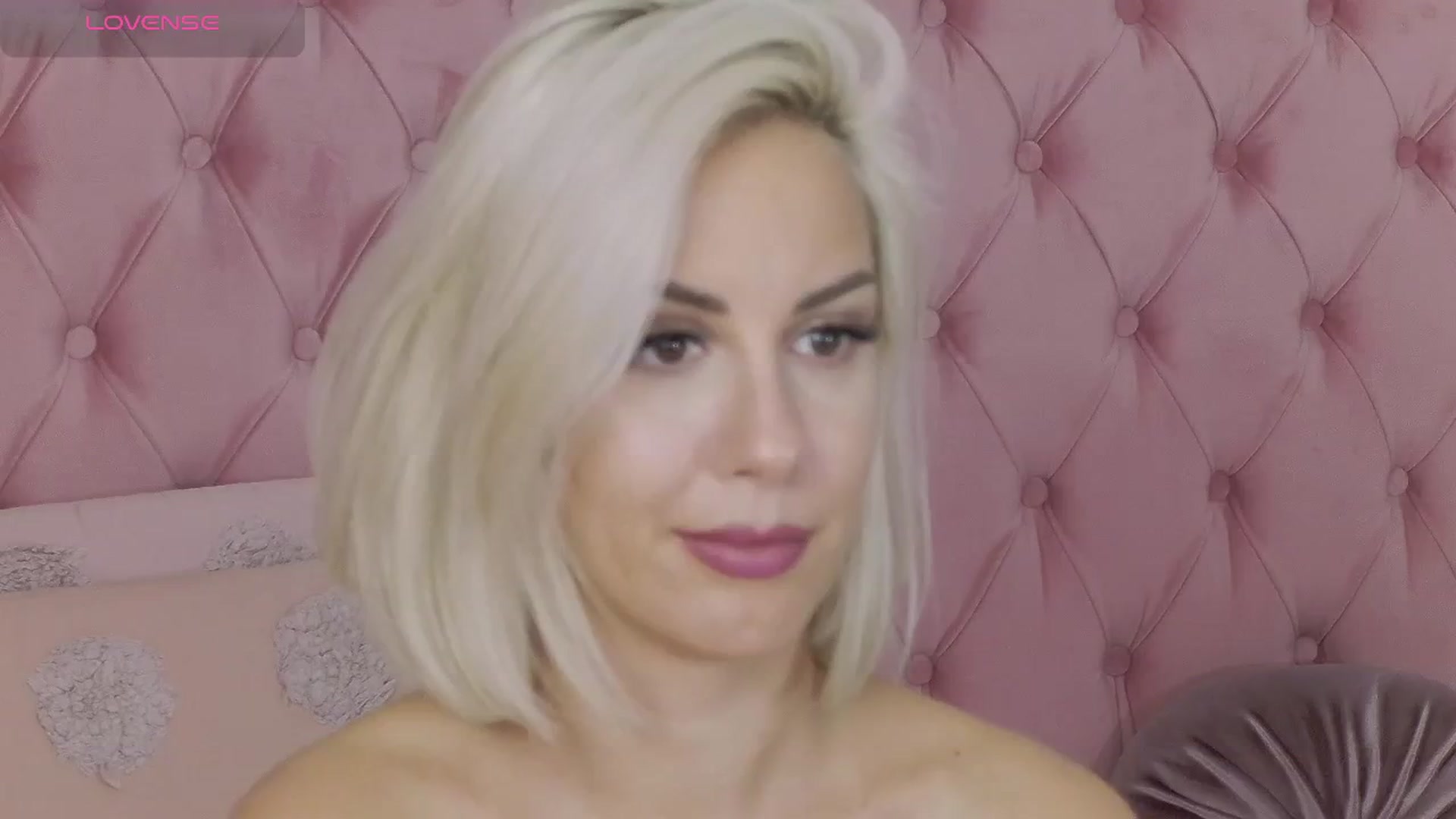 Gallery image thumbnail from PinkSexxe's myfreecams stream on, 10/19/2025, 15:43 image 8 of 20
