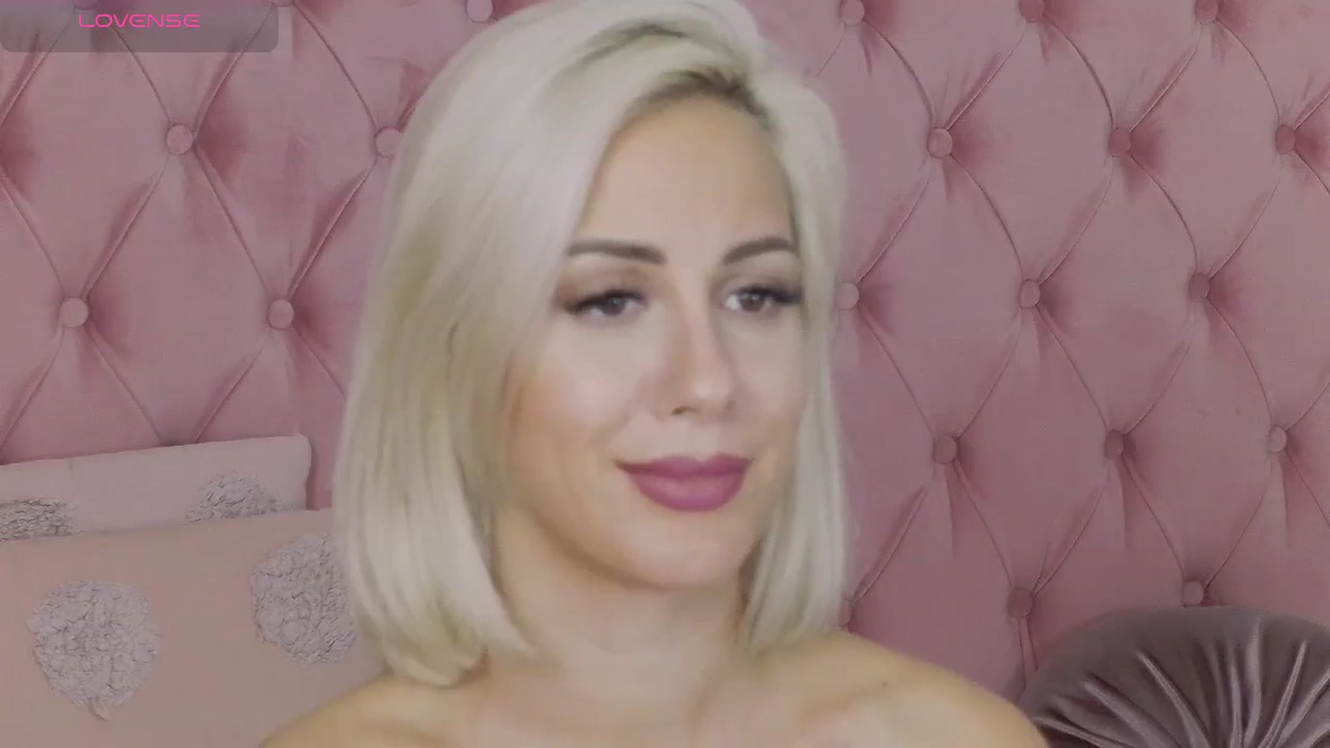 Gallery image thumbnail from PinkSexxe's myfreecams stream on, 10/19/2025, 15:43 image 19 of 20