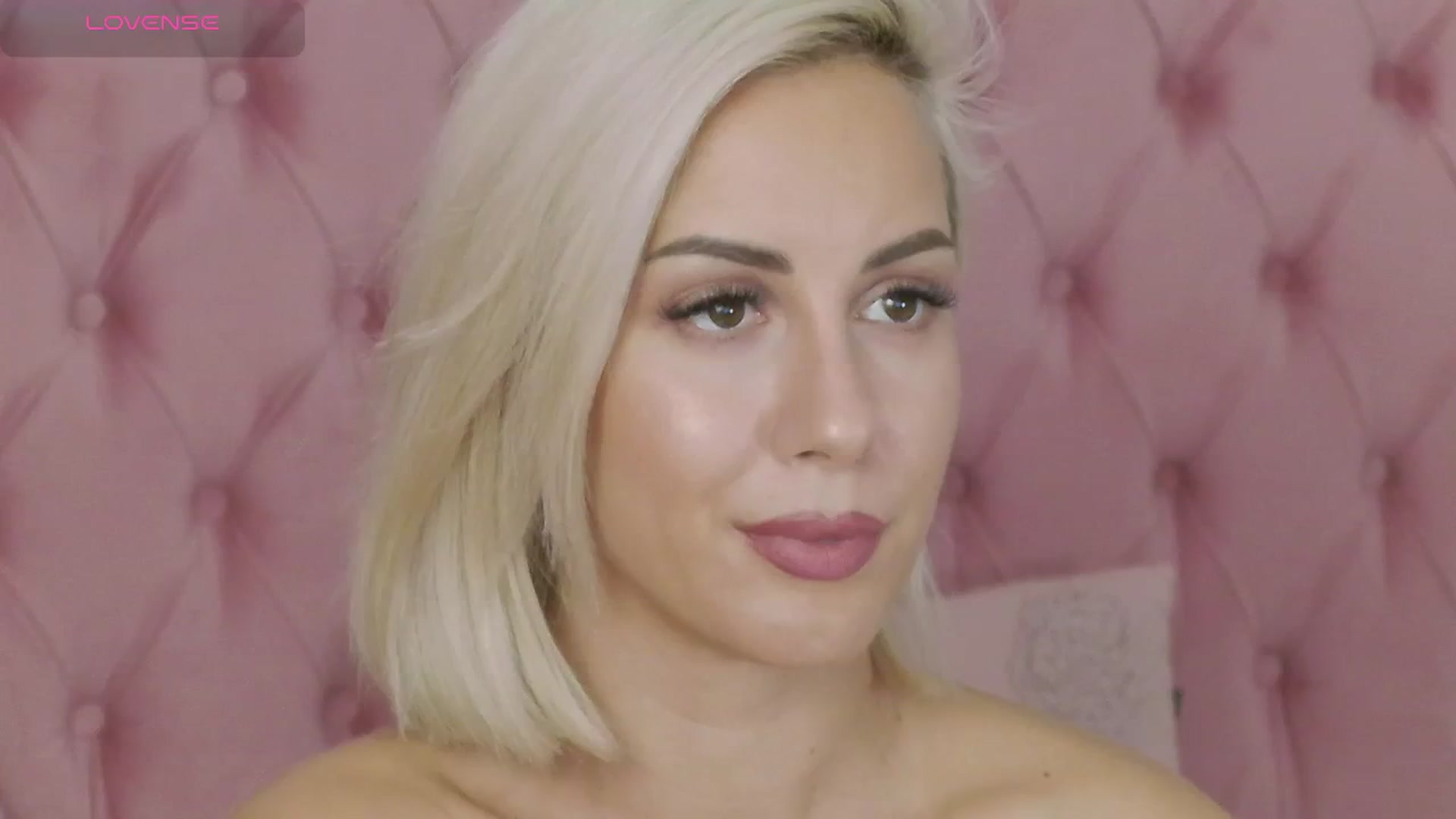 Gallery image thumbnail from PinkSexxe's myfreecams stream on, 10/26/2025, 15:26 image 18 of 20