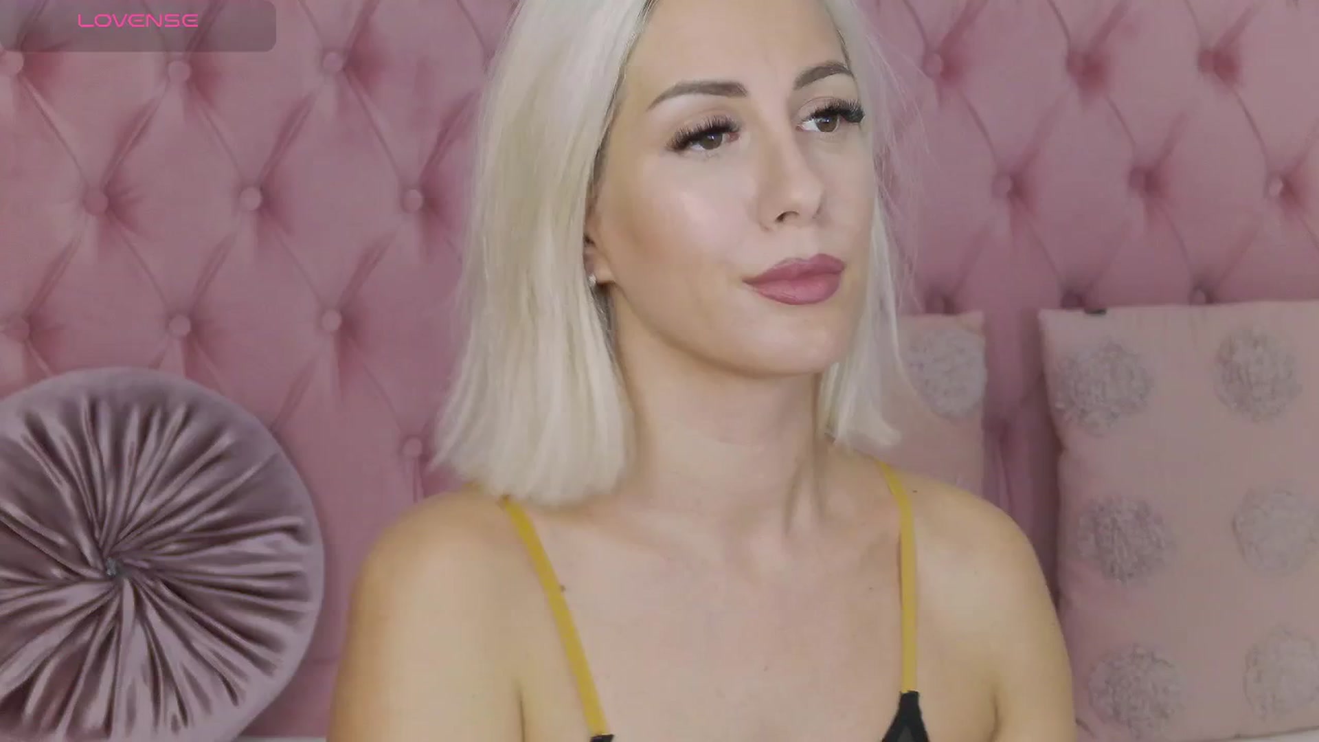 Gallery image thumbnail from PinkSexxe's myfreecams stream on, 10/27/2025, 16:38 image 13 of 20