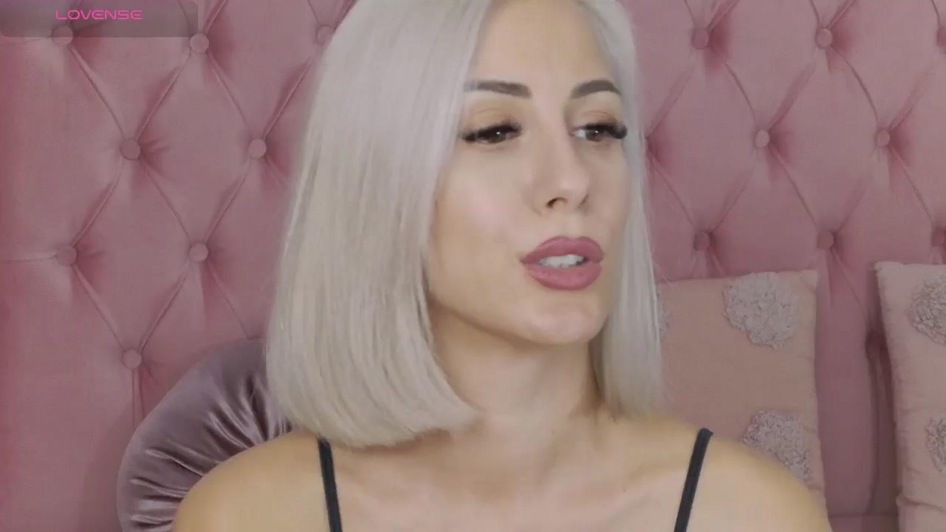 Gallery image thumbnail from PinkSexxe's myfreecams stream on, 10/28/2025, 17:04 image 14 of 20