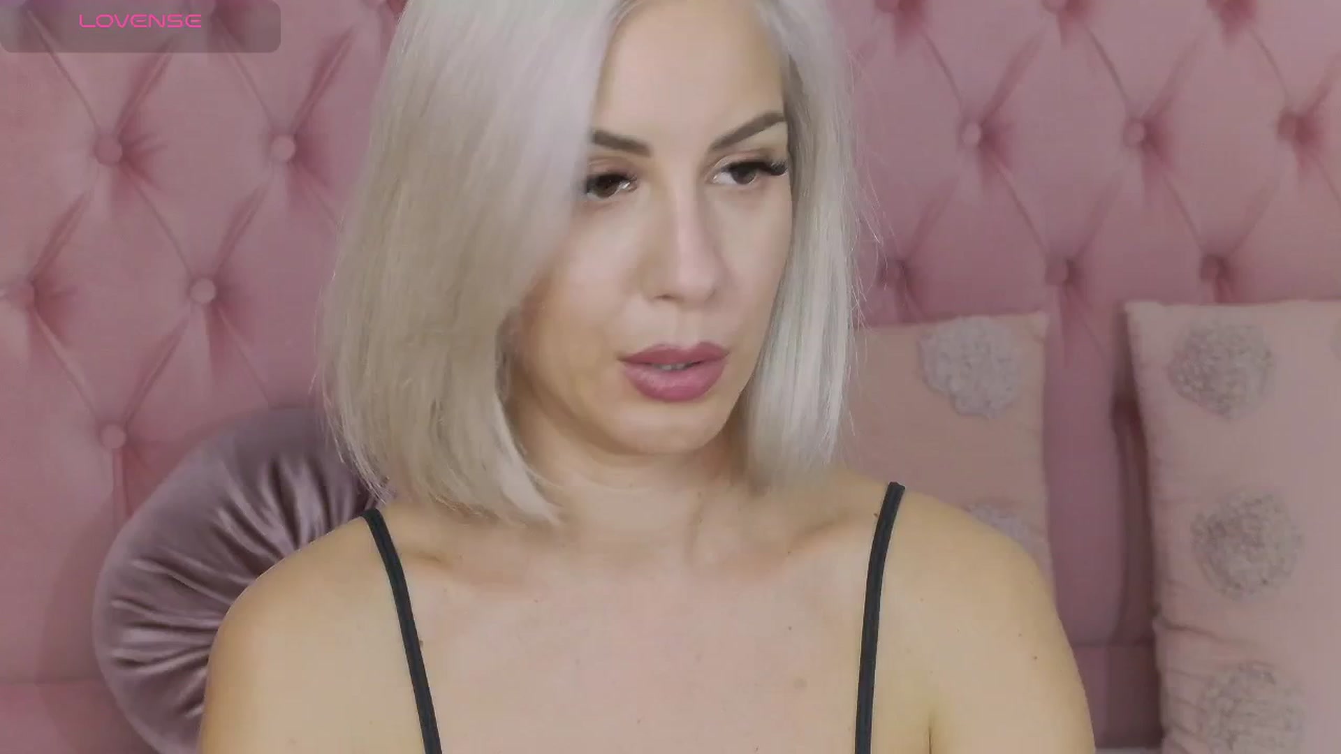 Gallery image thumbnail from PinkSexxe's myfreecams stream on, 10/28/2025, 17:04 image 18 of 20