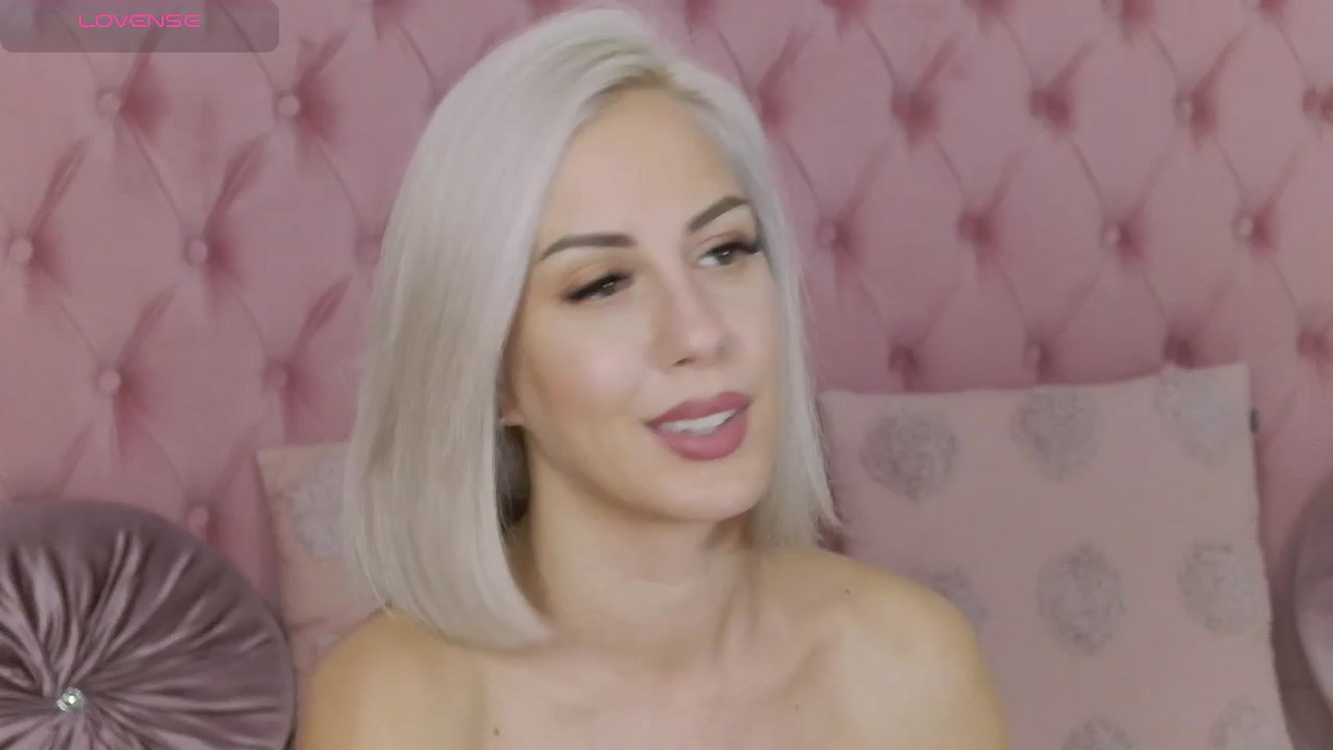 Gallery image thumbnail from PinkSexxe's myfreecams stream on, 10/28/2025, 17:04 image 6 of 20