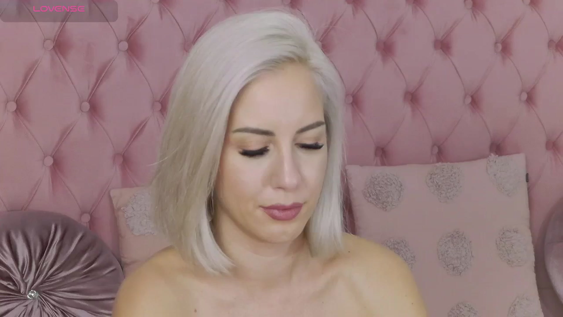 Gallery image thumbnail from PinkSexxe's myfreecams stream on, 10/28/2025, 17:04 image 4 of 20