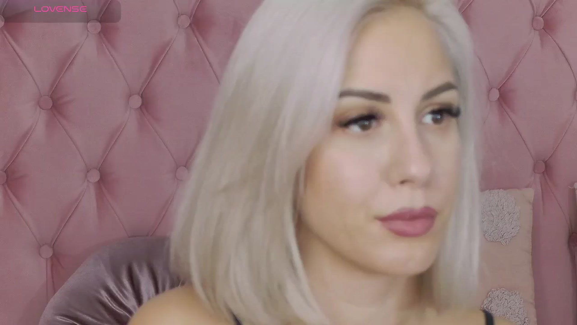 Gallery image thumbnail from PinkSexxe's myfreecams stream on, 10/28/2025, 17:04 image 17 of 20