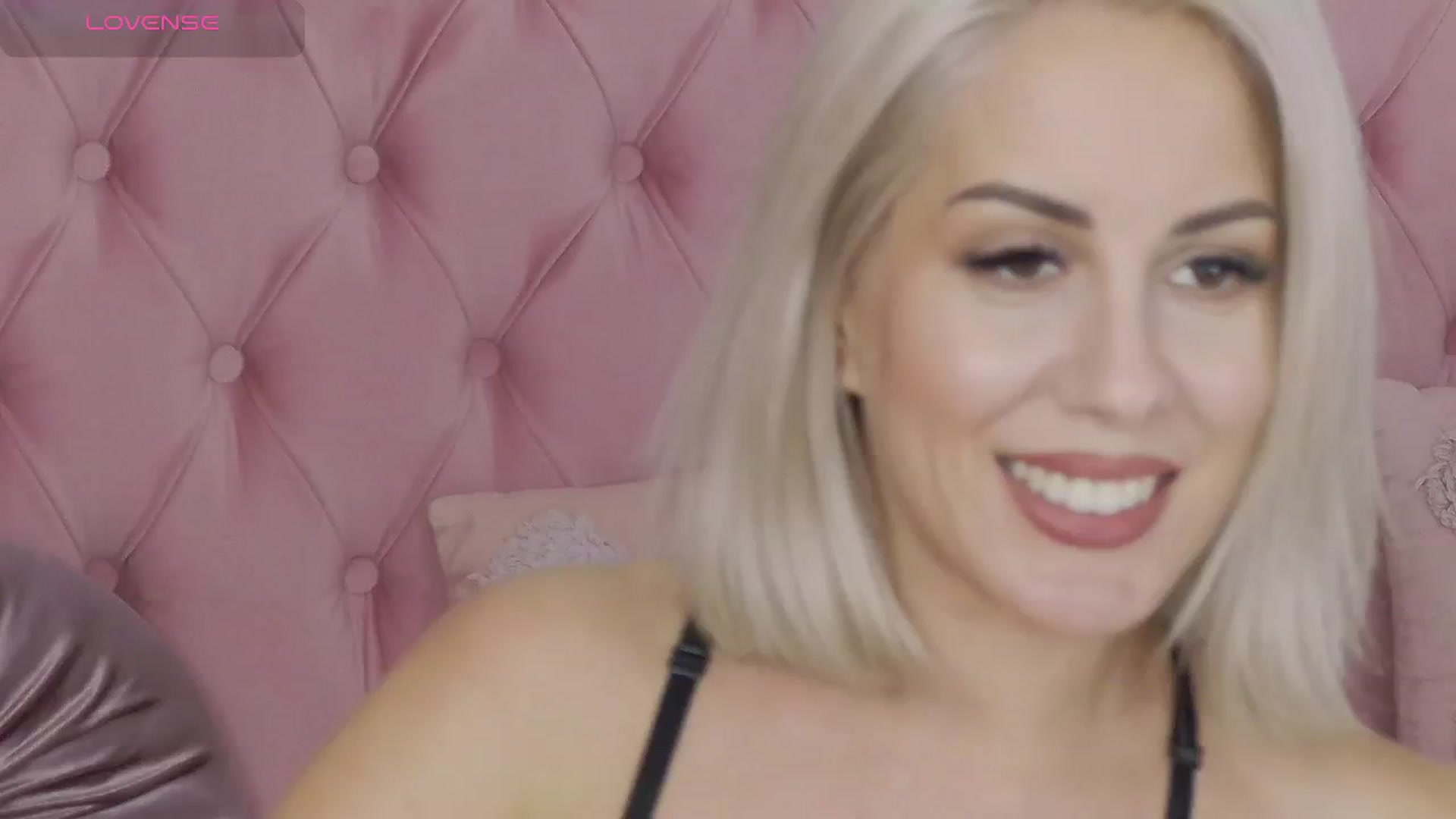 Gallery image thumbnail from PinkSexxe's myfreecams stream on, 11/05/2025, 15:39 image 9 of 20
