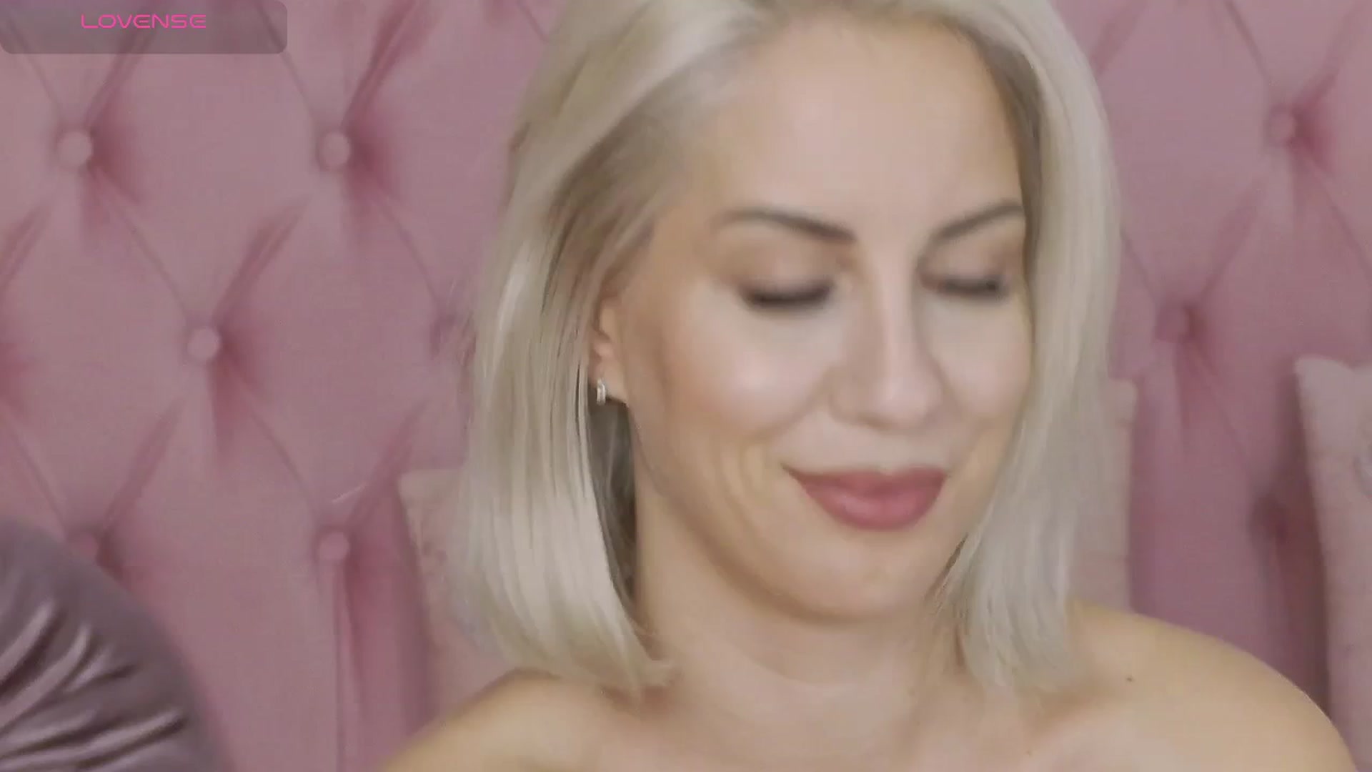 Gallery image thumbnail from PinkSexxe's myfreecams stream on, 11/05/2025, 15:39 image 6 of 20