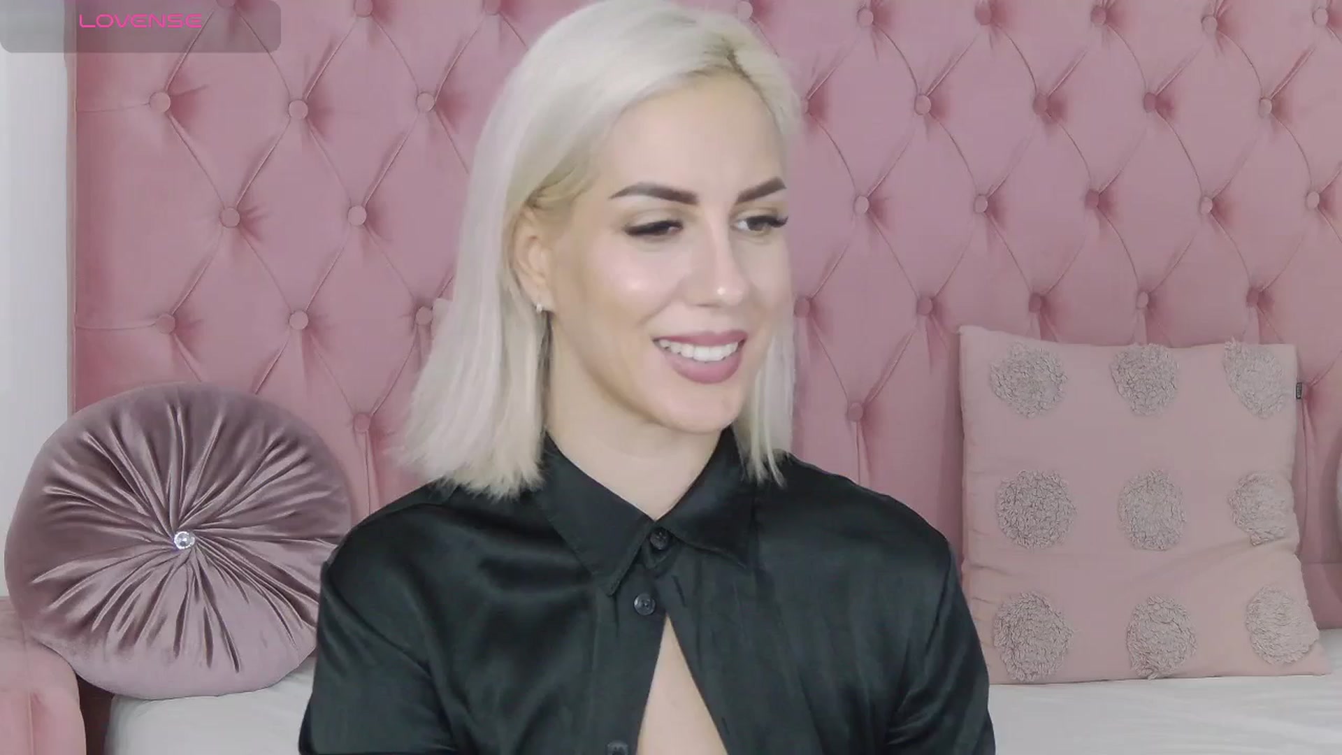 Gallery image thumbnail from PinkSexxe's myfreecams stream on, 11/10/2025, 17:29 image 10 of 20