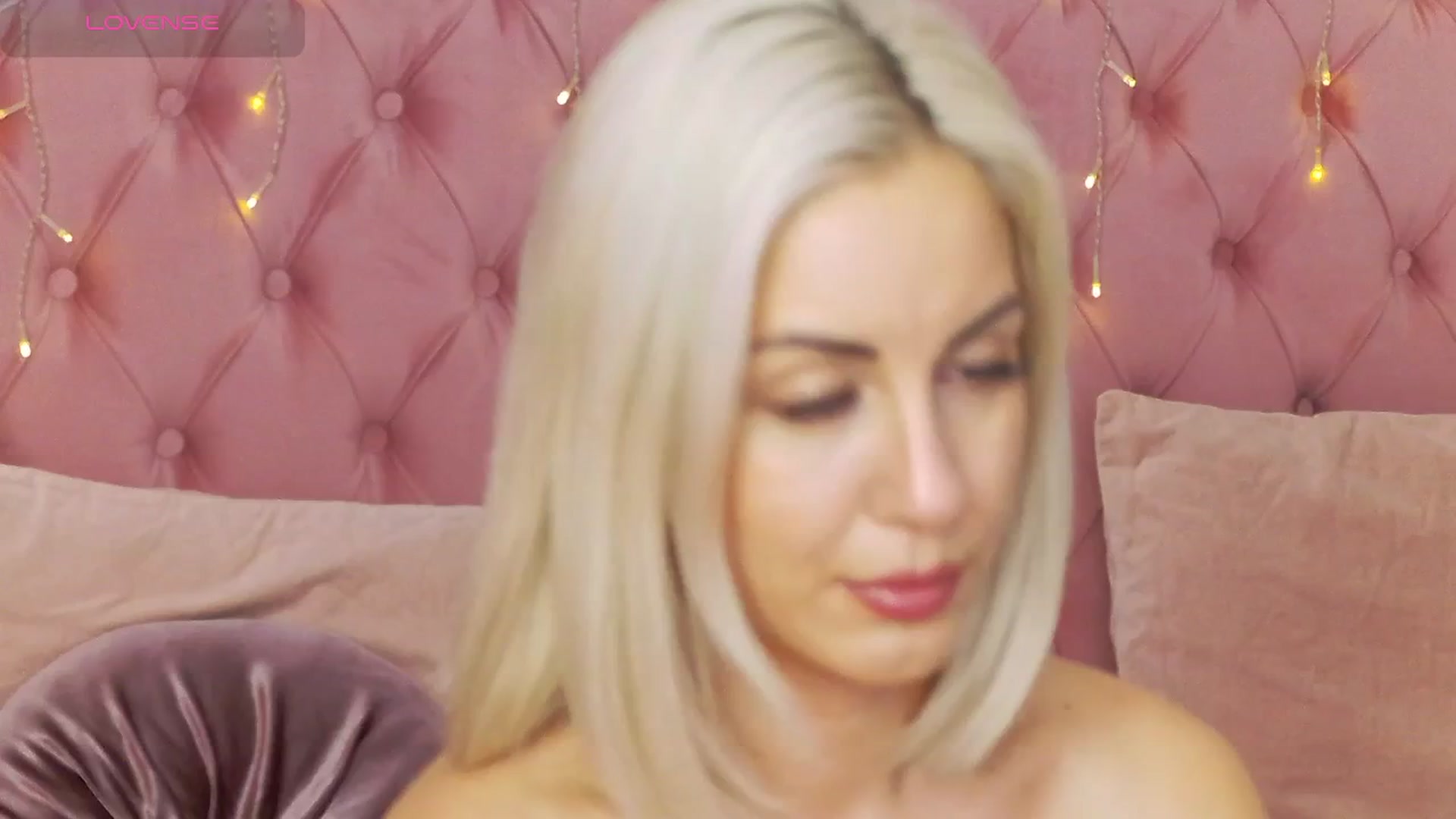 Gallery image thumbnail from PinkSexxe's myfreecams stream on, 12/28/2025, 16:33 image 19 of 20
