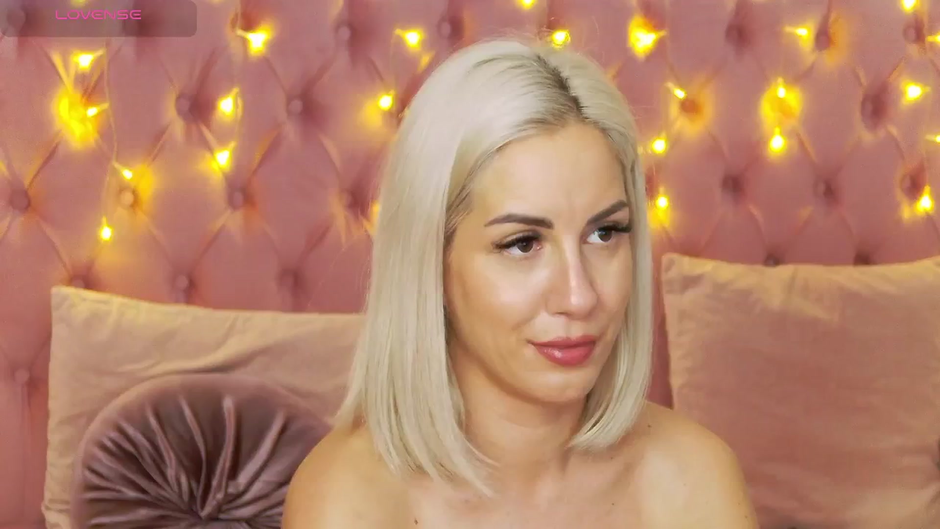 Gallery image thumbnail from PinkSexxe's myfreecams stream on, 12/28/2025, 16:33 image 7 of 20