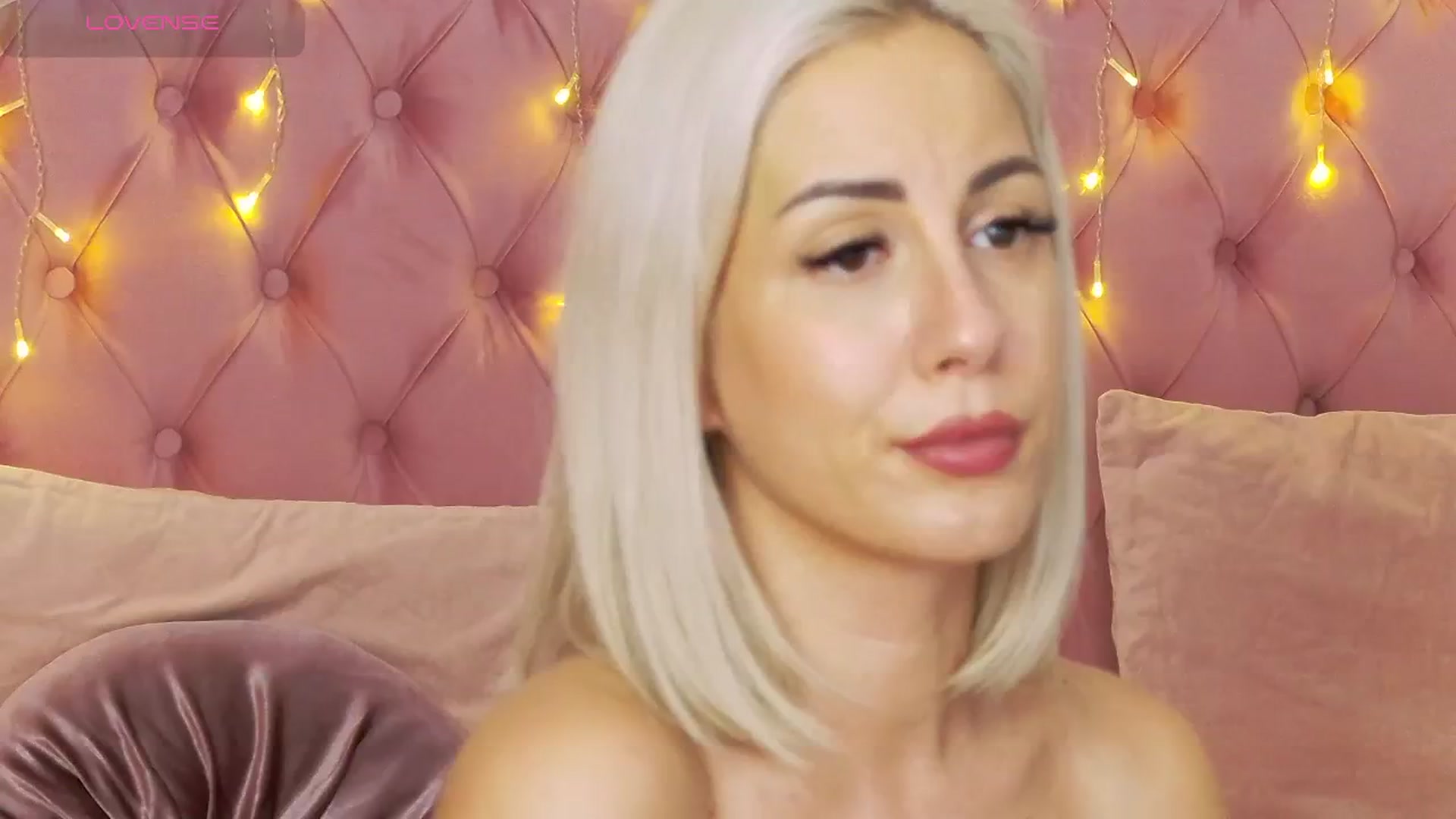 Gallery image thumbnail from PinkSexxe's myfreecams stream on, 12/28/2025, 16:33 image 13 of 20