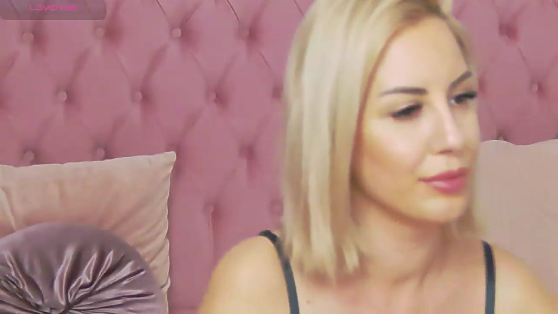Gallery image thumbnail from PinkSexxe's myfreecams stream on, 05/31/2026, 13:50 image 16 of 20