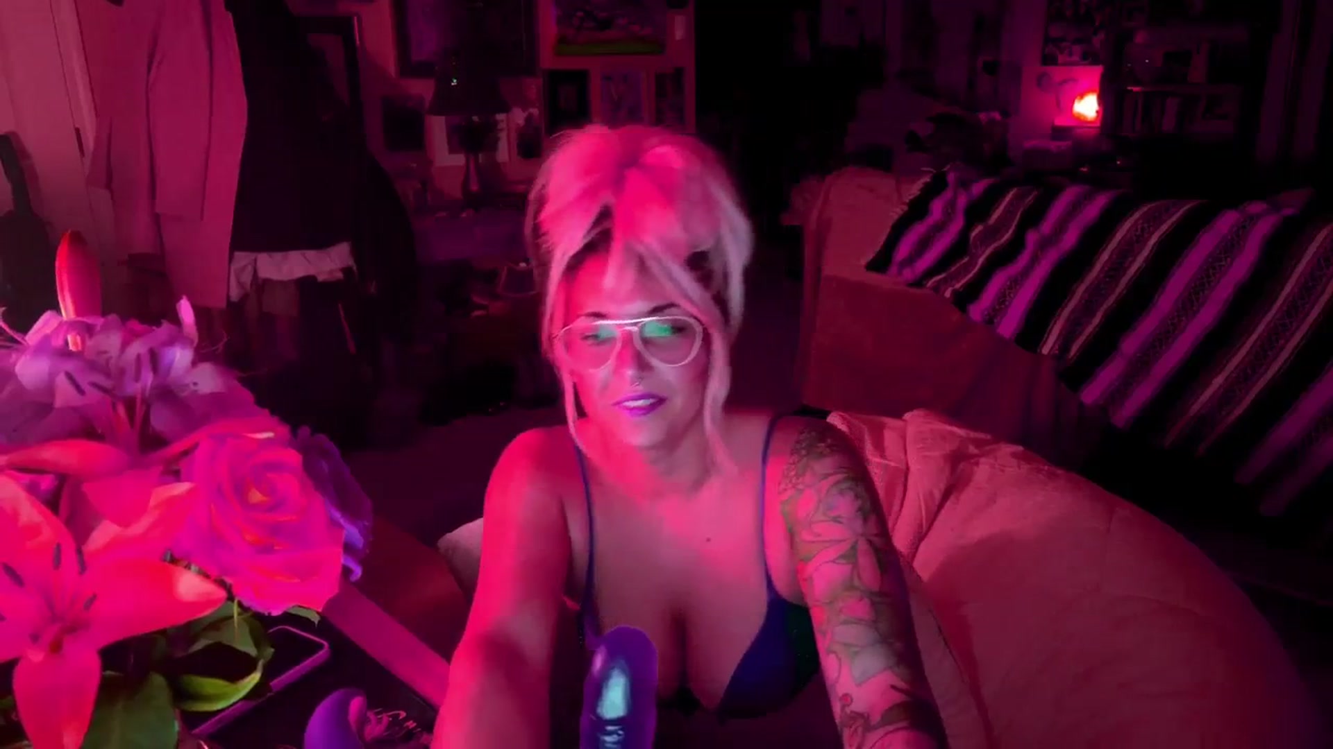 Gallery image thumbnail from PinkSmokeShow's myfreecams stream on, 11/03/2023, 14:17 image 13 of 20