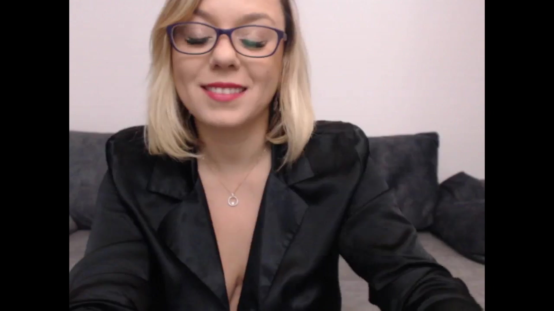 Gallery image thumbnail from PinkVonTease's myfreecams stream on, 10/29/2024, 17:41 image 10 of 20