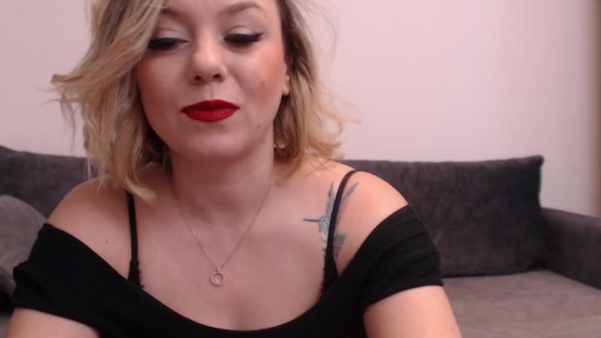 Gallery image thumbnail from PinkVonTease's myfreecams stream on, 01/27/2025, 19:36 image 16 of 20