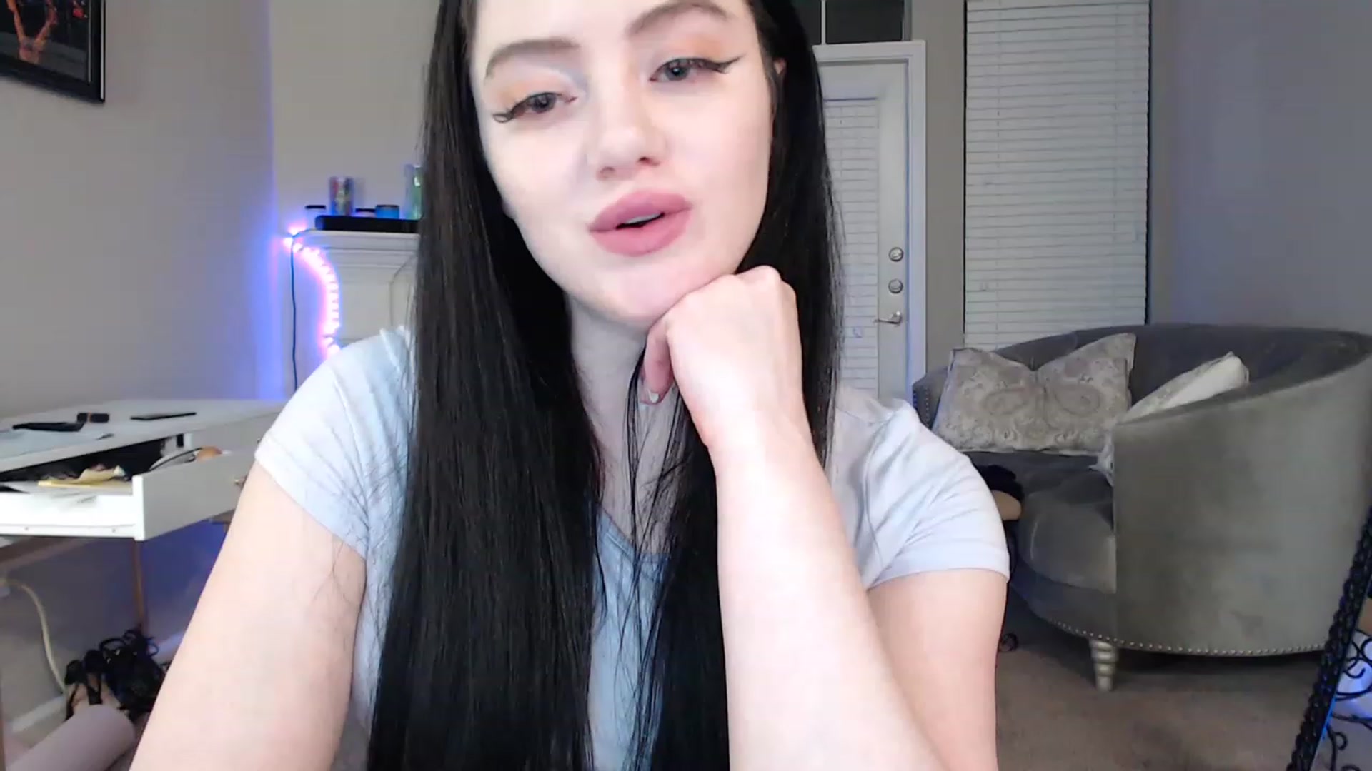 Gallery image thumbnail from Pink_Fawnnie_'s myfreecams stream on, 01/06/2023, 10:41 image 5 of 20