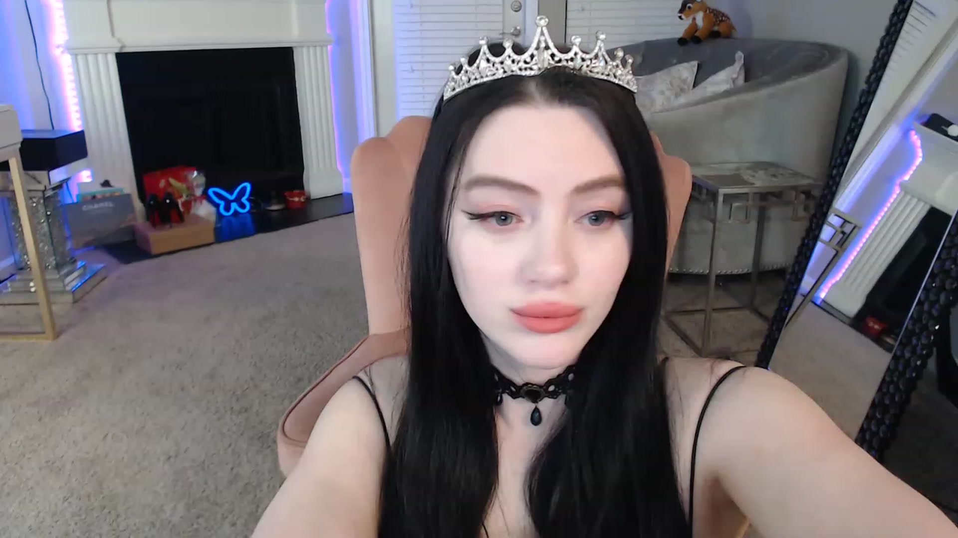 Gallery image thumbnail from Pink_Fawnnie_'s myfreecams stream on, 01/16/2023, 05:07 image 3 of 20