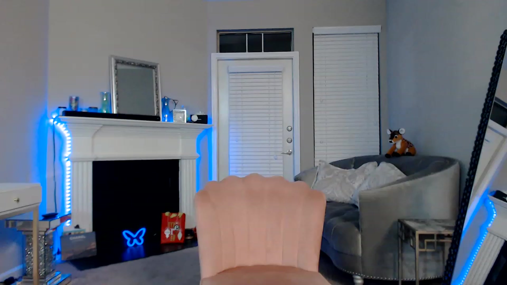 Gallery image thumbnail from Pink_Fawnnie_'s myfreecams stream on, 01/18/2023, 06:31 image 6 of 20