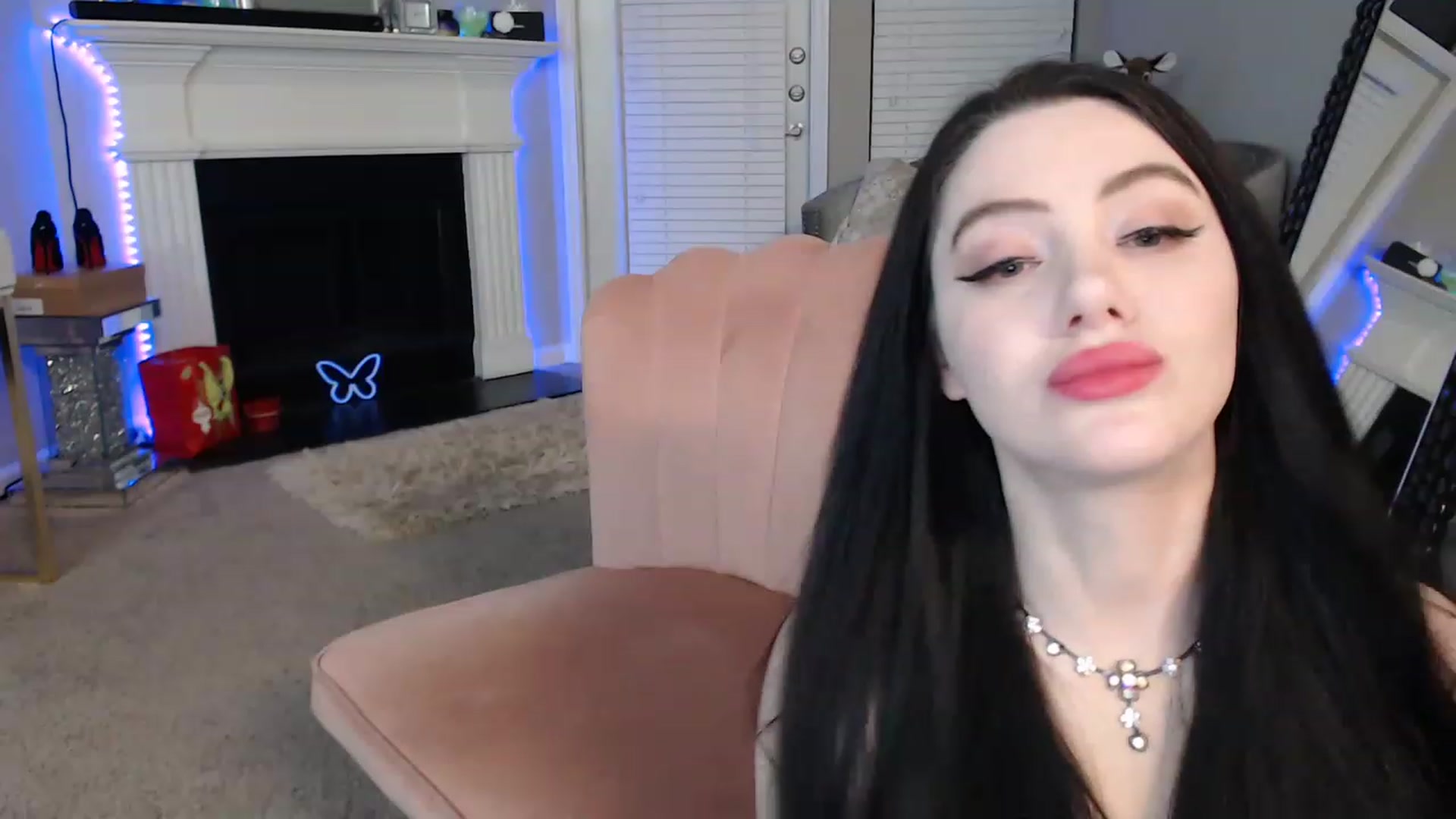 Gallery image thumbnail from Pink_Fawnnie_'s myfreecams stream on, 02/02/2023, 03:29 image 7 of 20